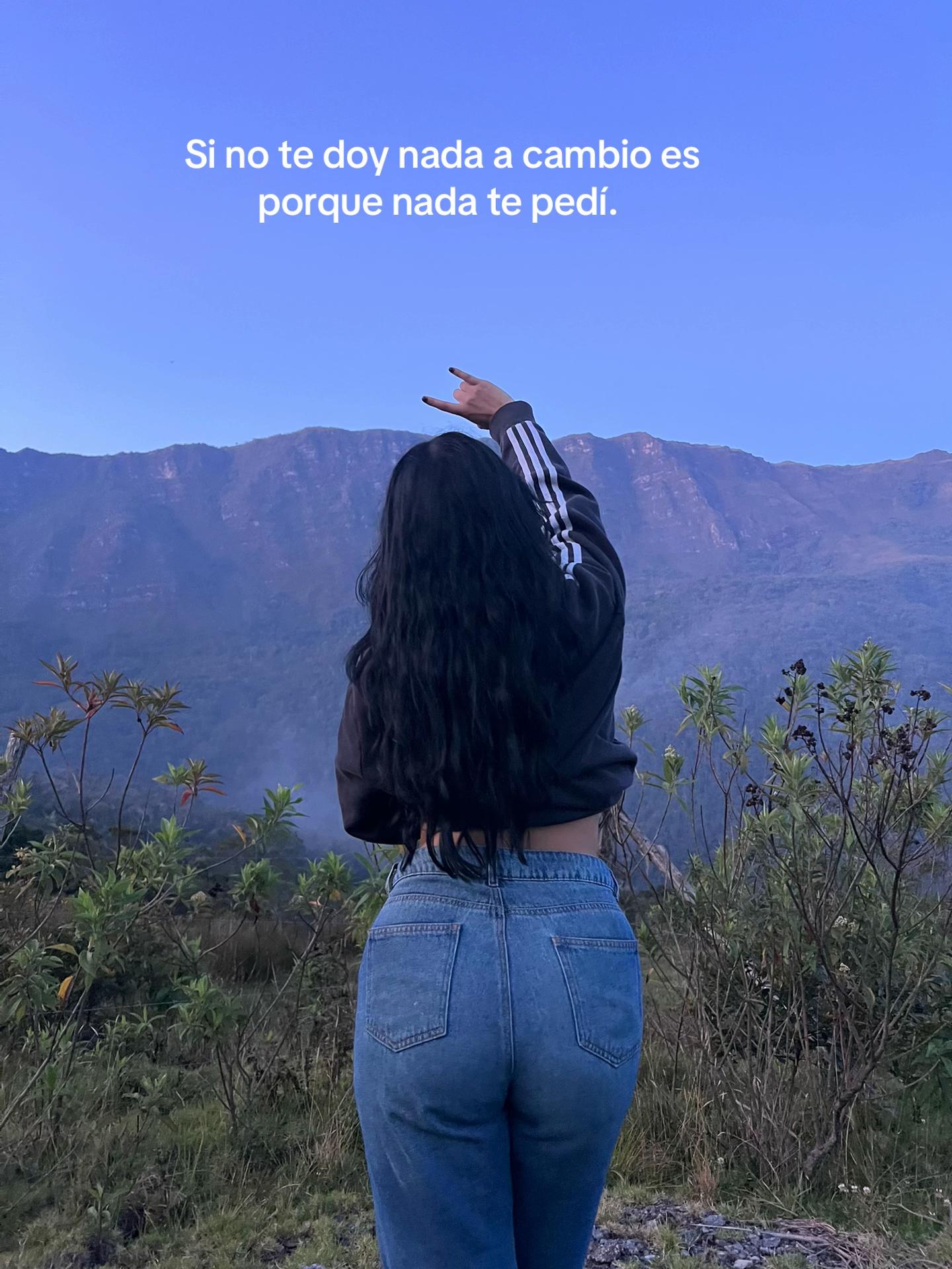 @Laura Londoño 🖤🃏