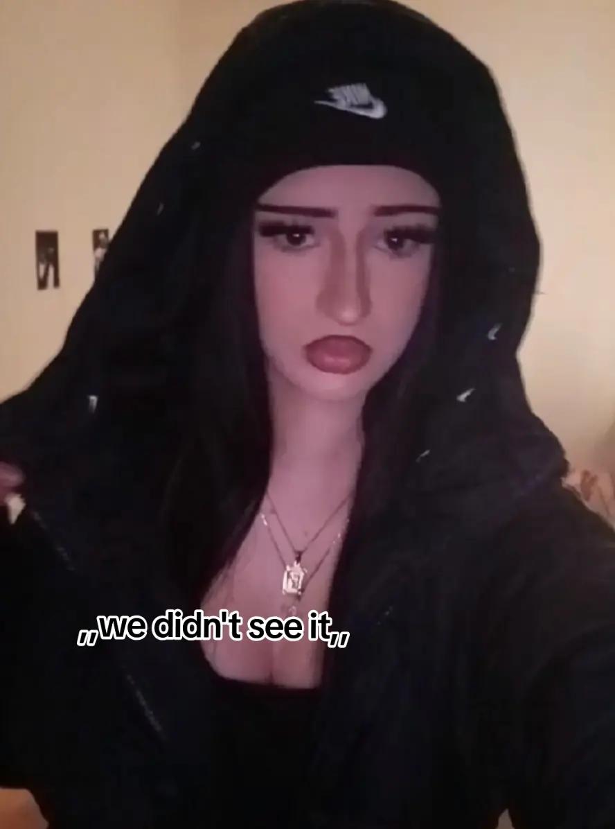 @𝓔𝓵𝓵𝔂❄️