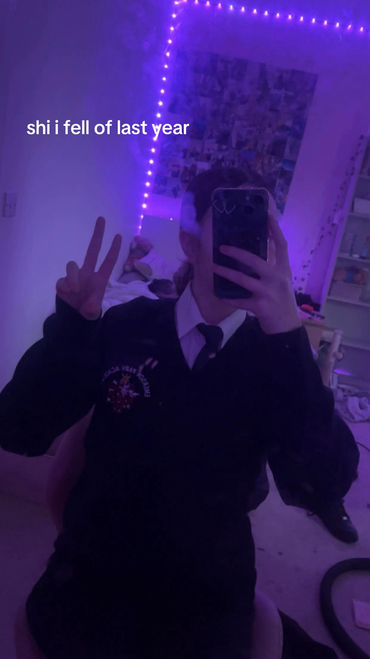 @👤