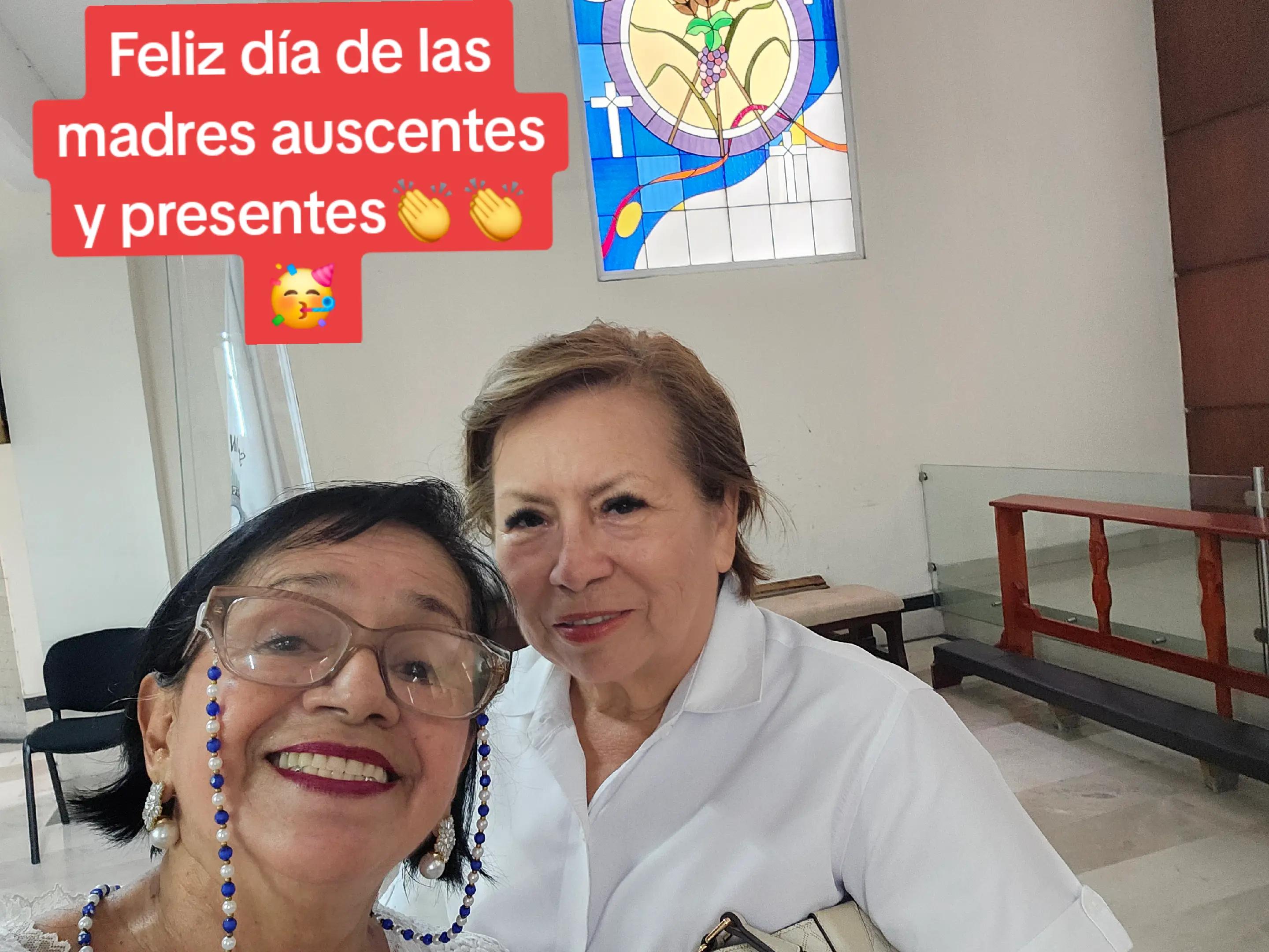 @Lupita V&eacute;lez &uacute;nica