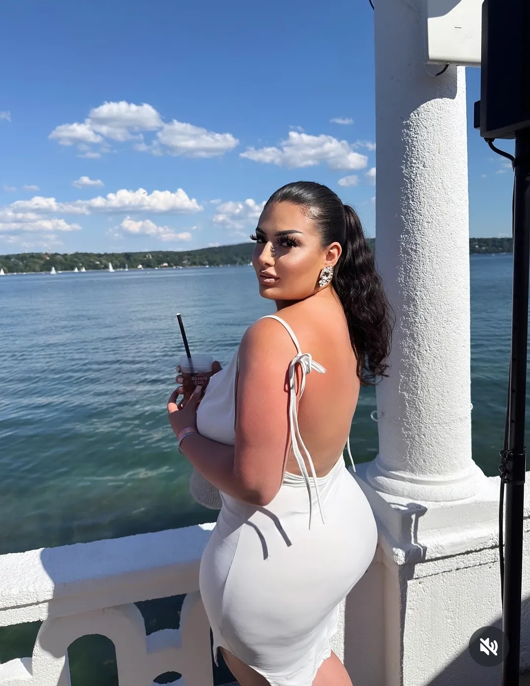 @lindazella