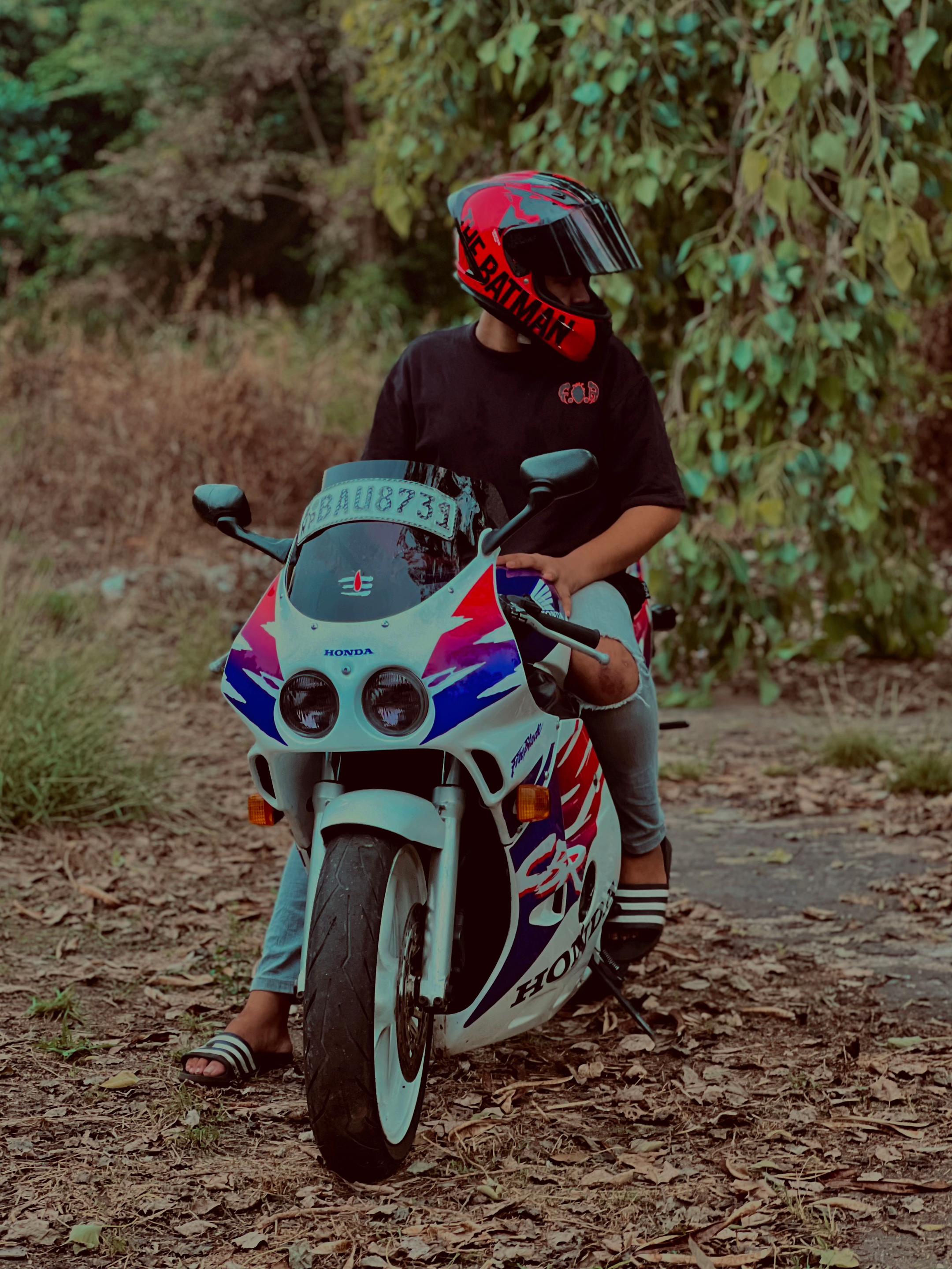 @𝗚𝗜𝗥𝗨💸