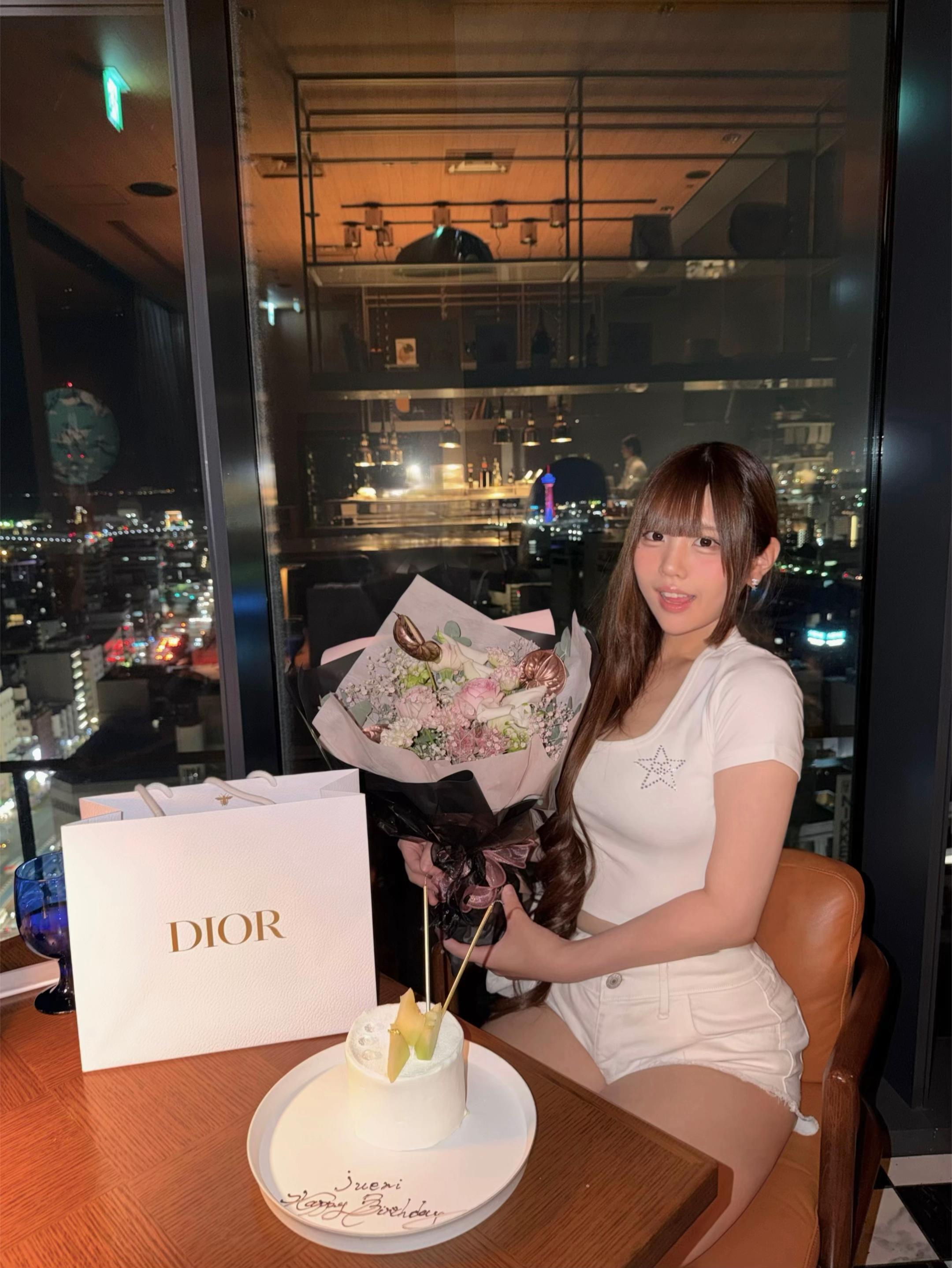 @LOVELY BOMB