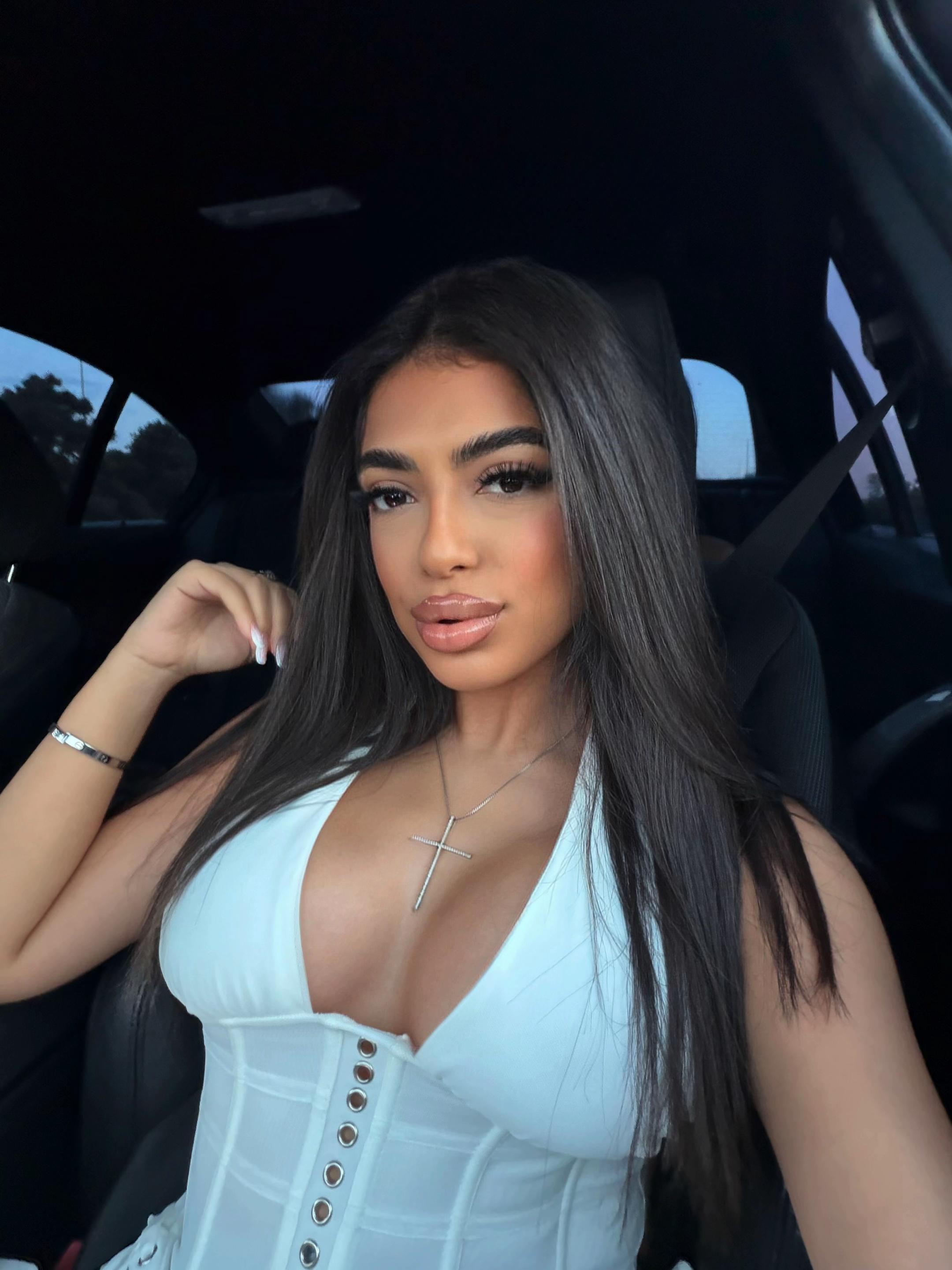 @Larisa Miruna