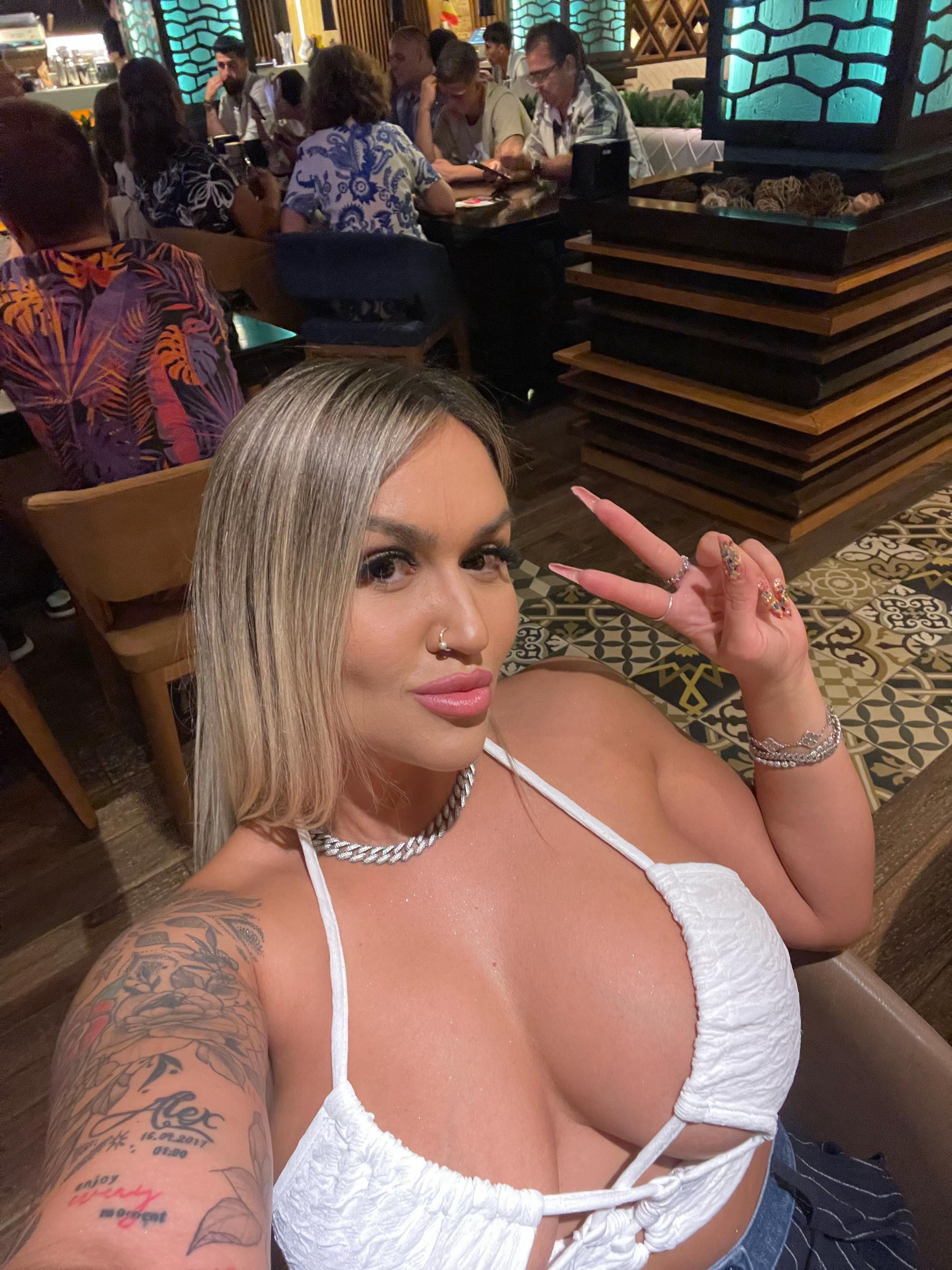 @Ana Carastan