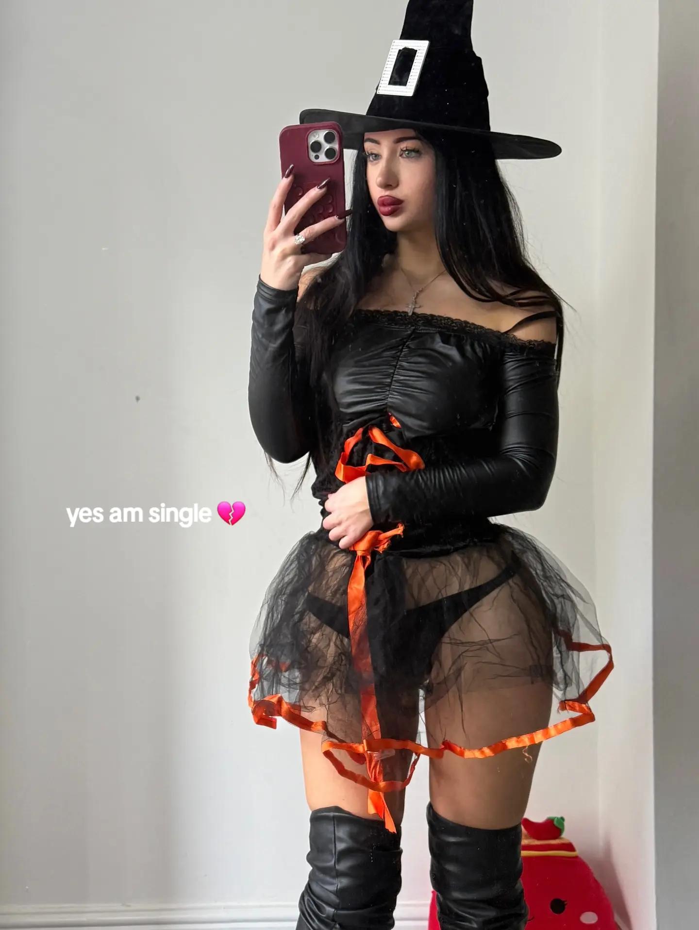 @lillyabella