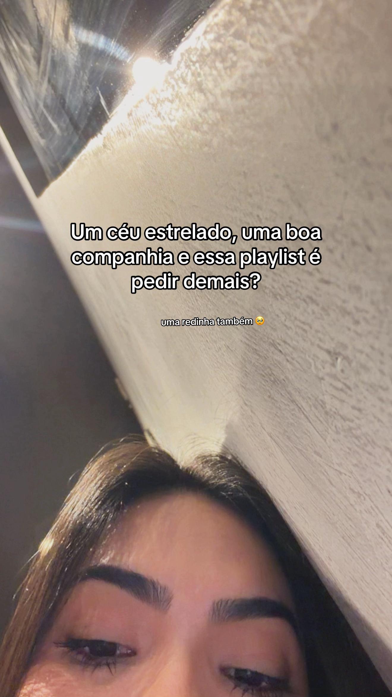 @Vit&oacute;ria Freitas | Cantora