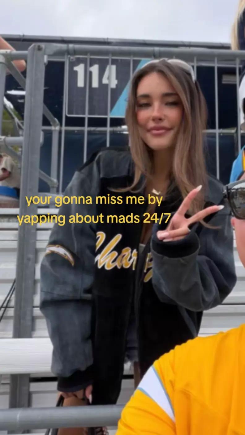 @foreverfan 𑣿