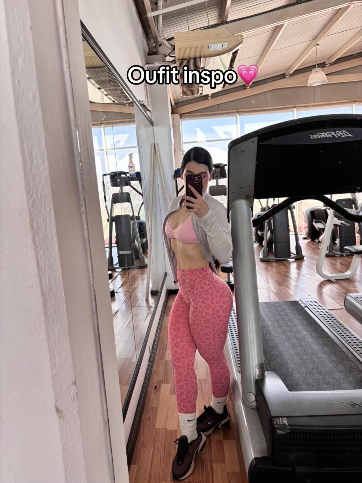 @Yoanna Hubbard991