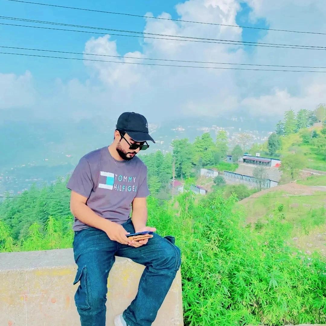 @RAJA Fakhar Hassan 🙂🥂