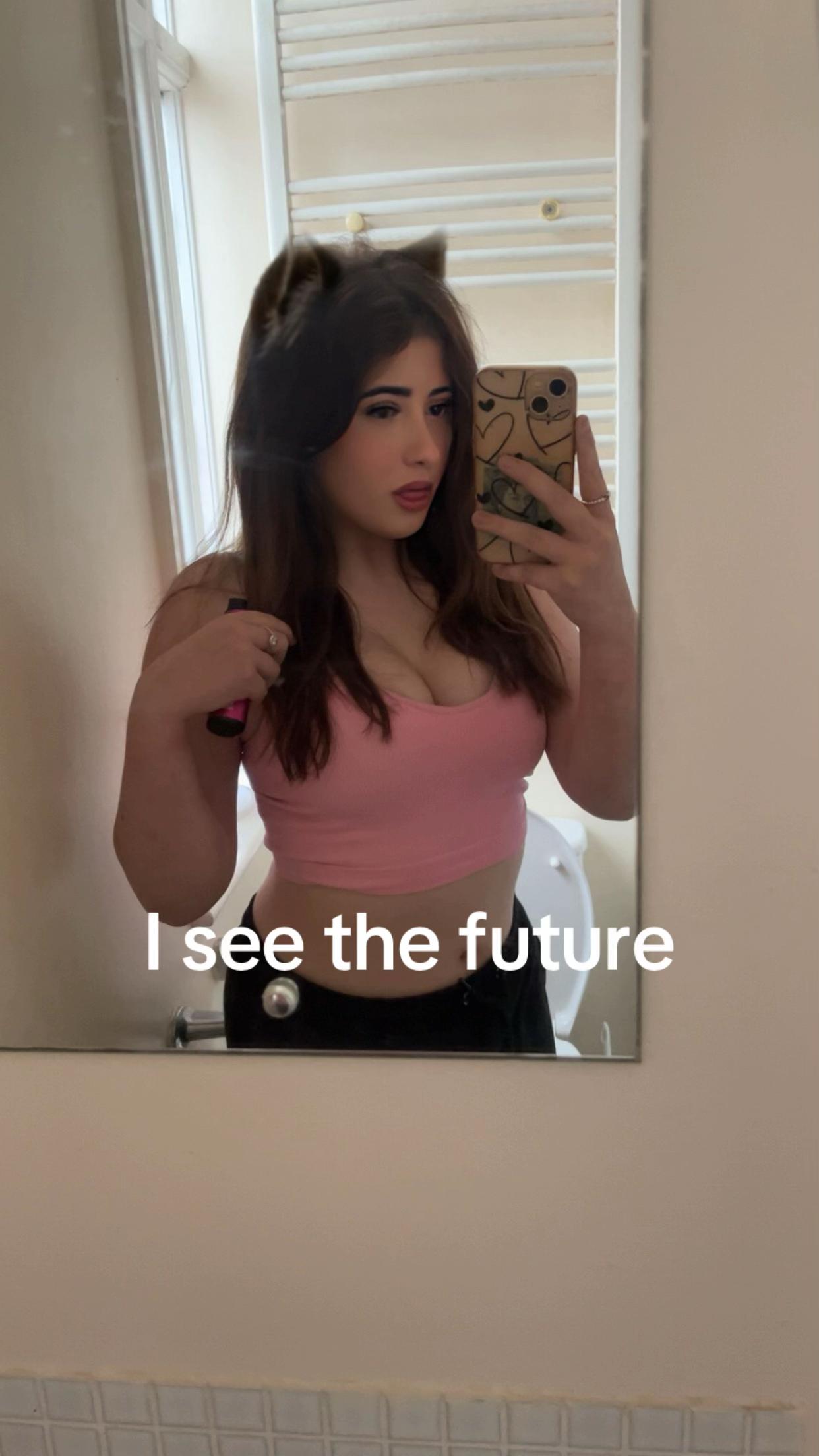 @Chloe_09