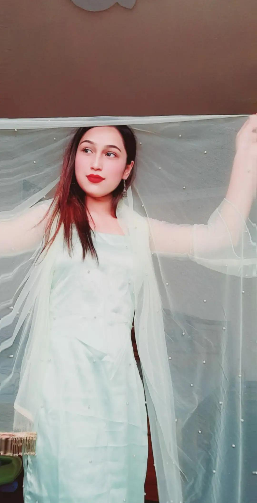@Dipika✨💫🎶