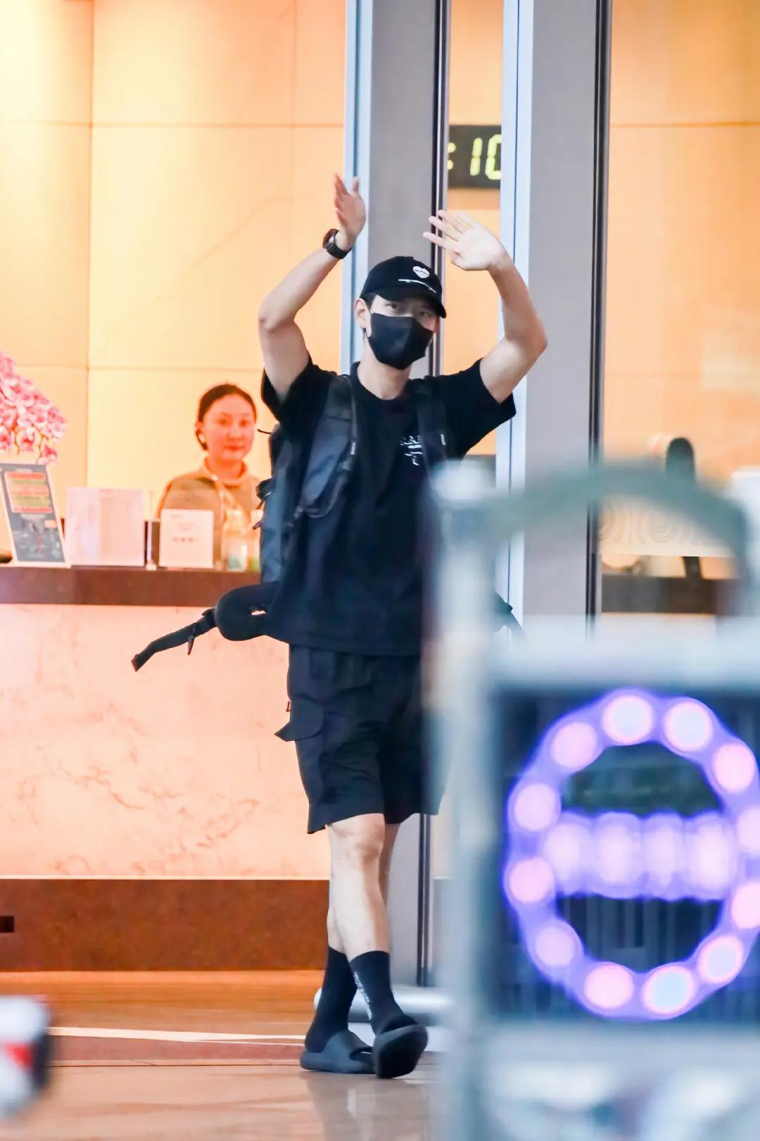 @𝗟𝗜 𝗫𝗜𝗔𝗡🍒