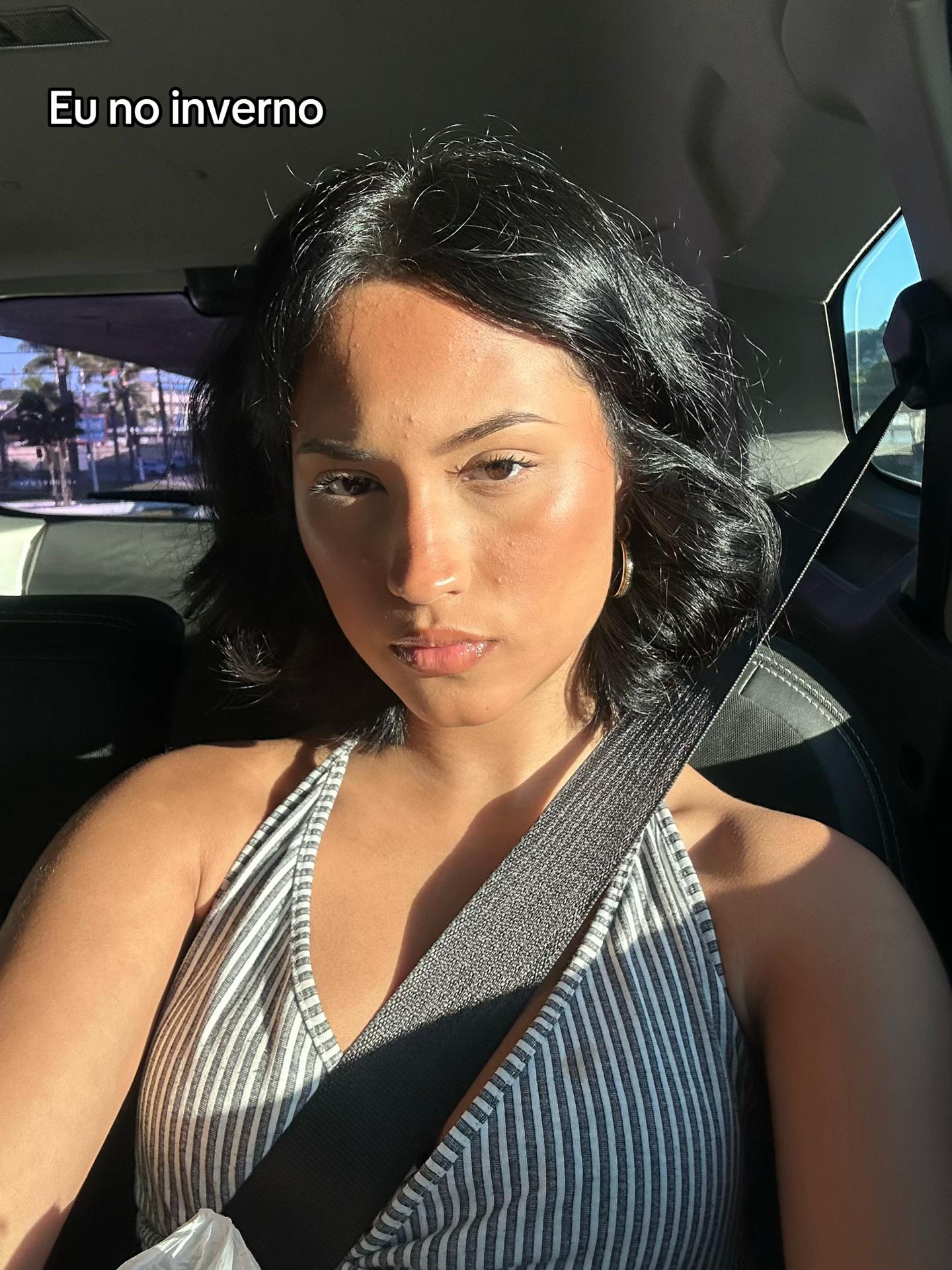 @LÍVIA