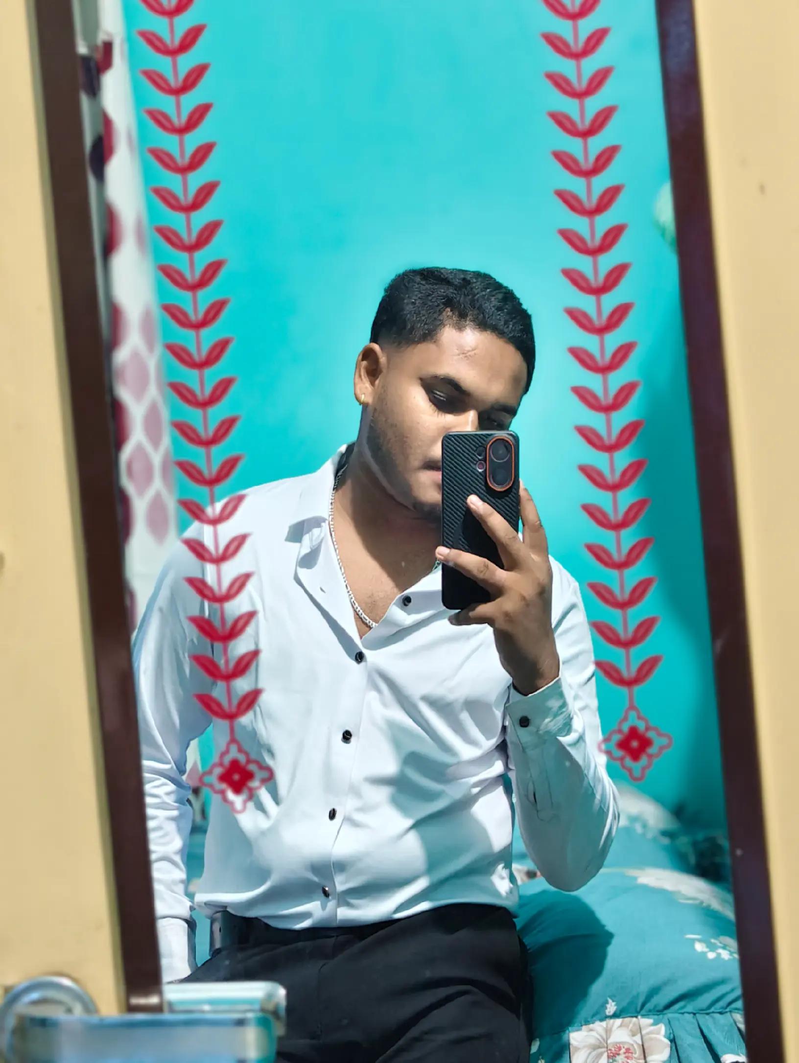 @𝐌𝐫 𝐀𝐬𝐦𝐢𝐓👑🪽