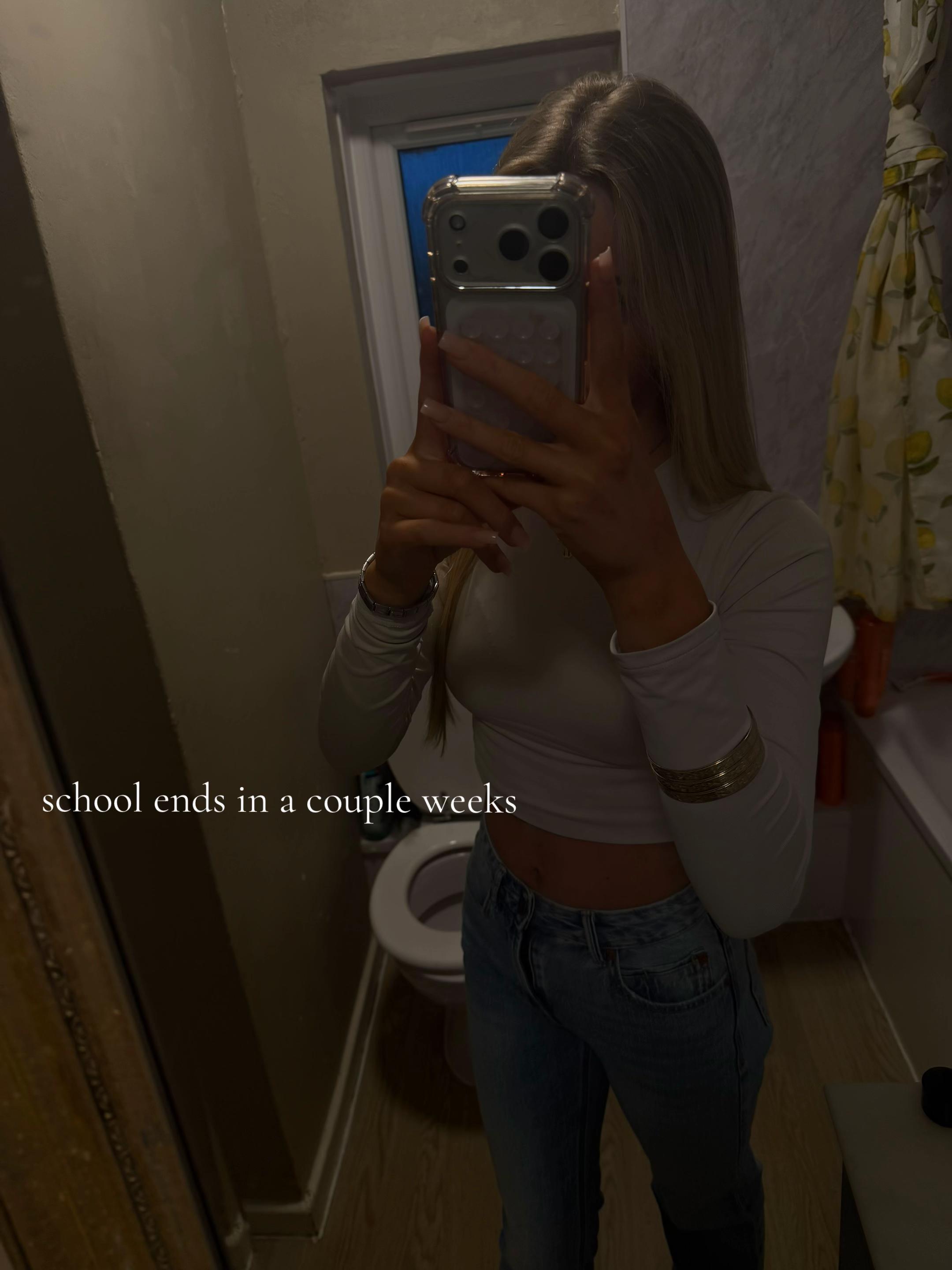 @𝓅ℴ𝓅𝓅𝓎 🧿