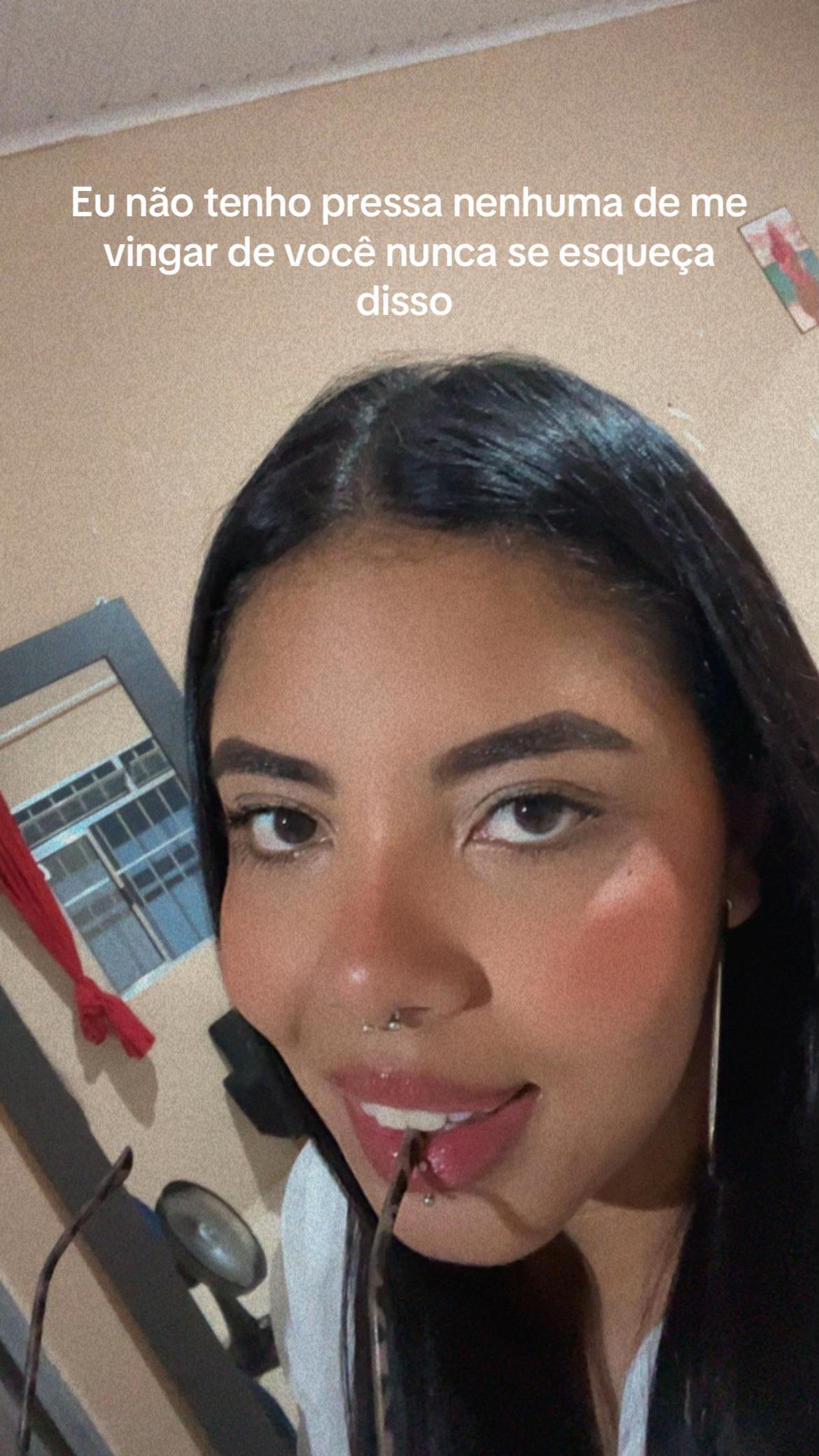 @Karolayne  Rocha