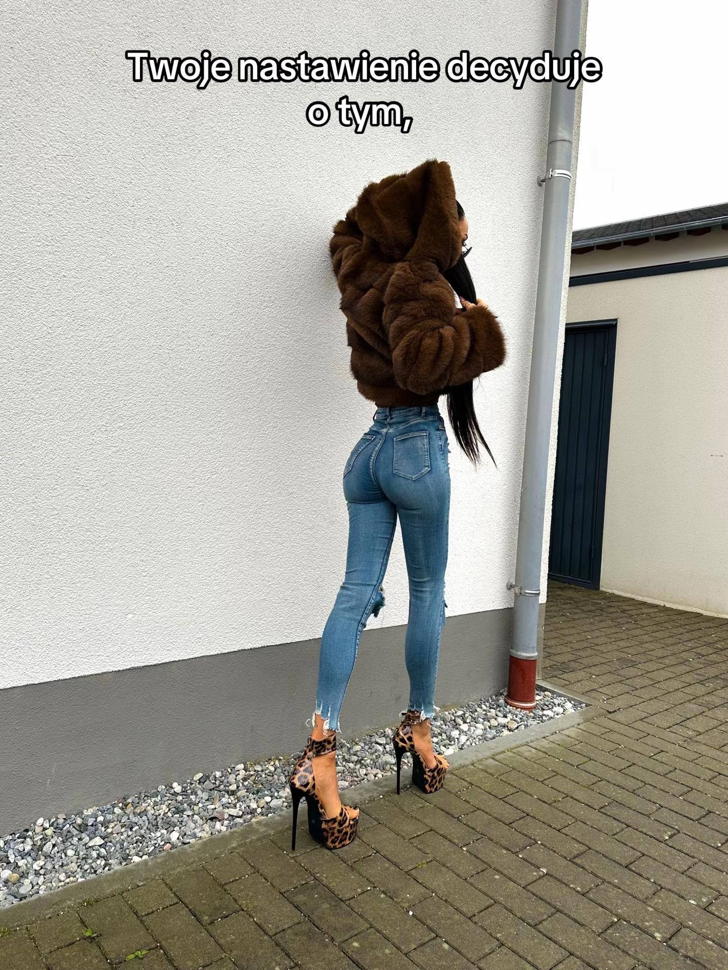 @inom_fit