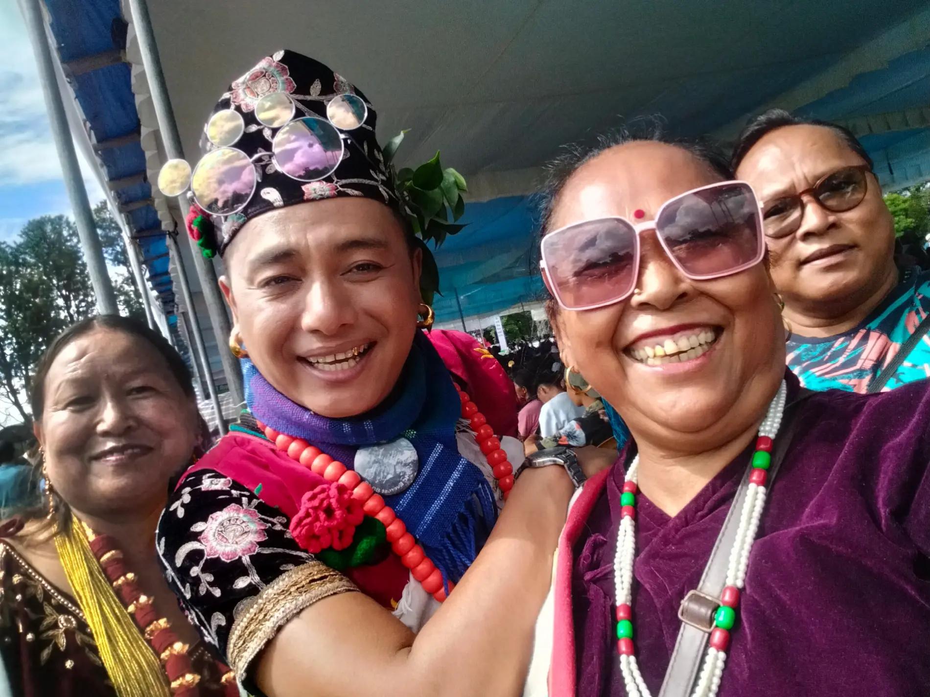 @संगिता थीङ