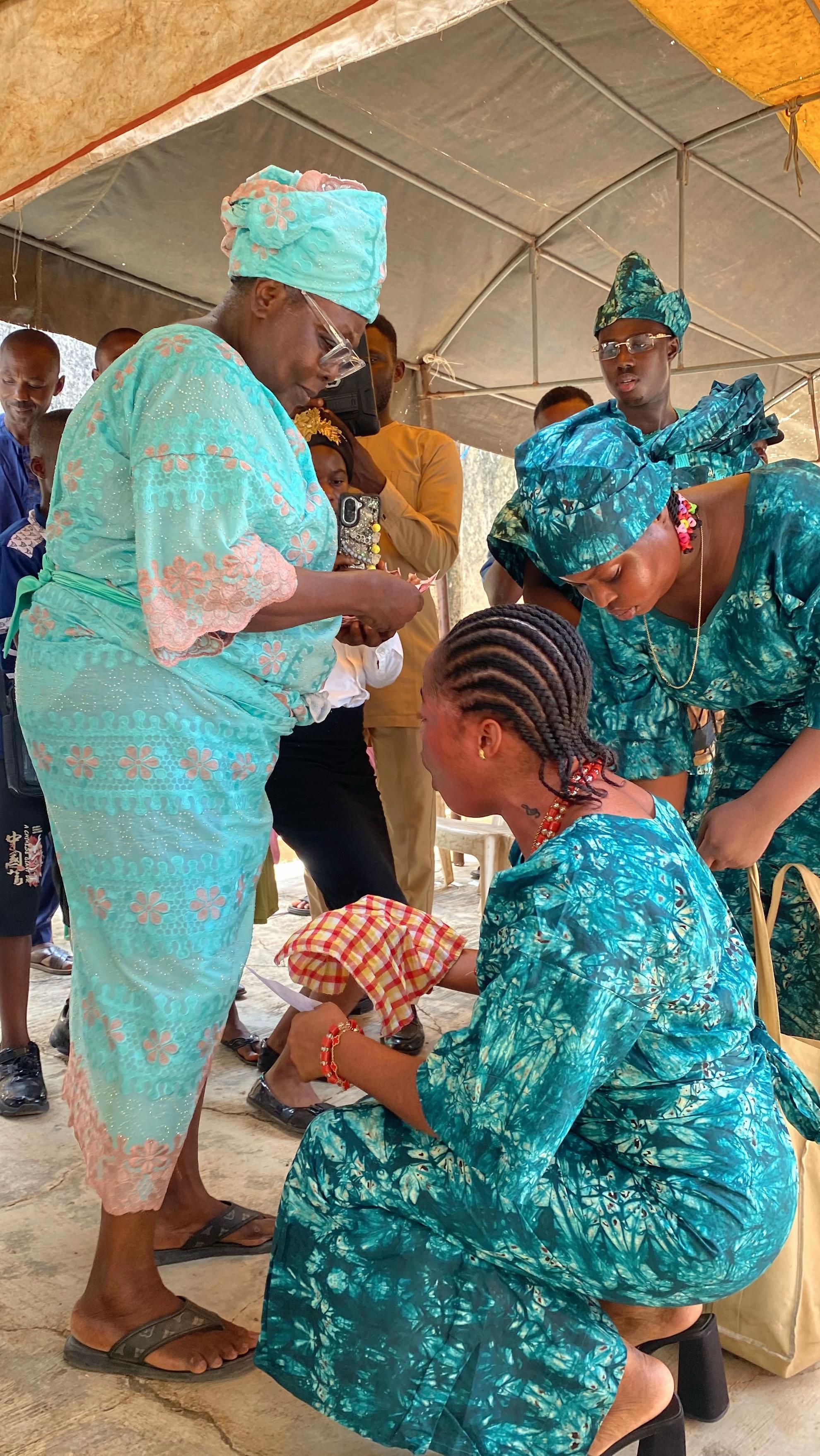 @OMODUNMADE AK&Eacute;W&Igrave;