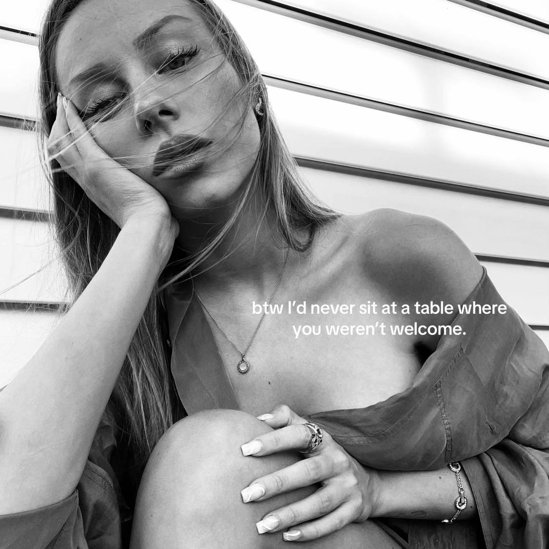 @˗ˏˋ 𝓜𝓸𝓸𝓷𝓲𝓮 ˎˊ˗
