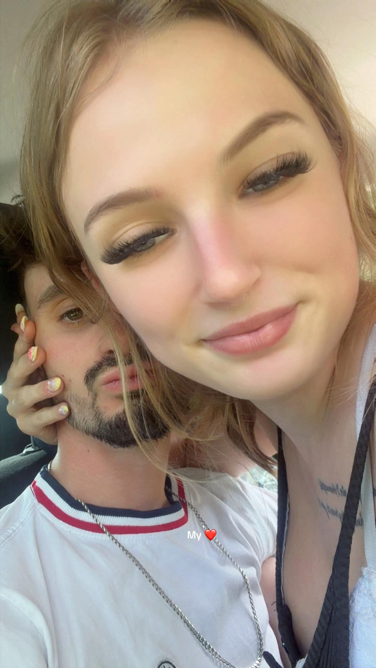 @tinytaraxo