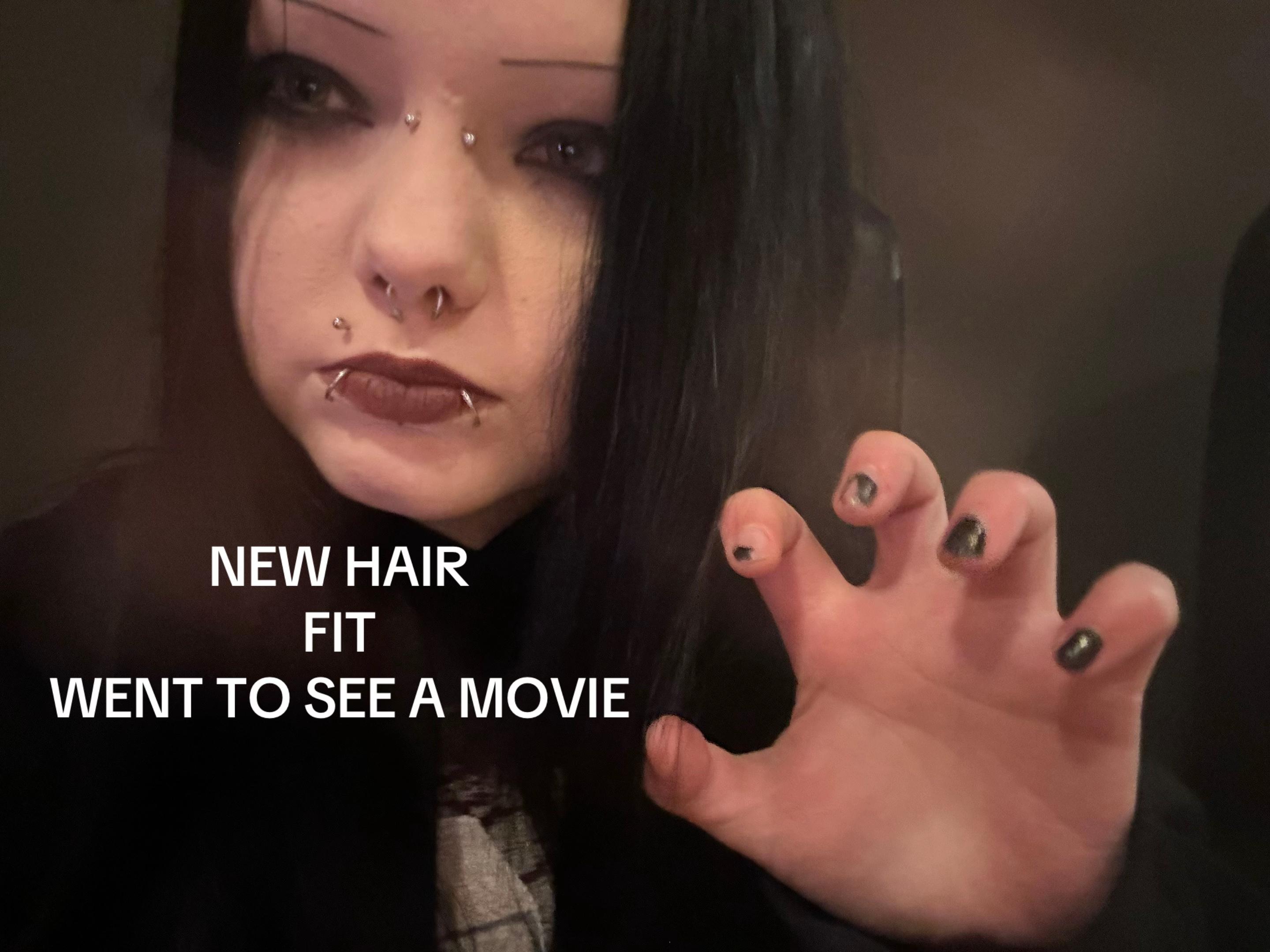 @Goth (;´༎ຶٹ༎ຶ`)