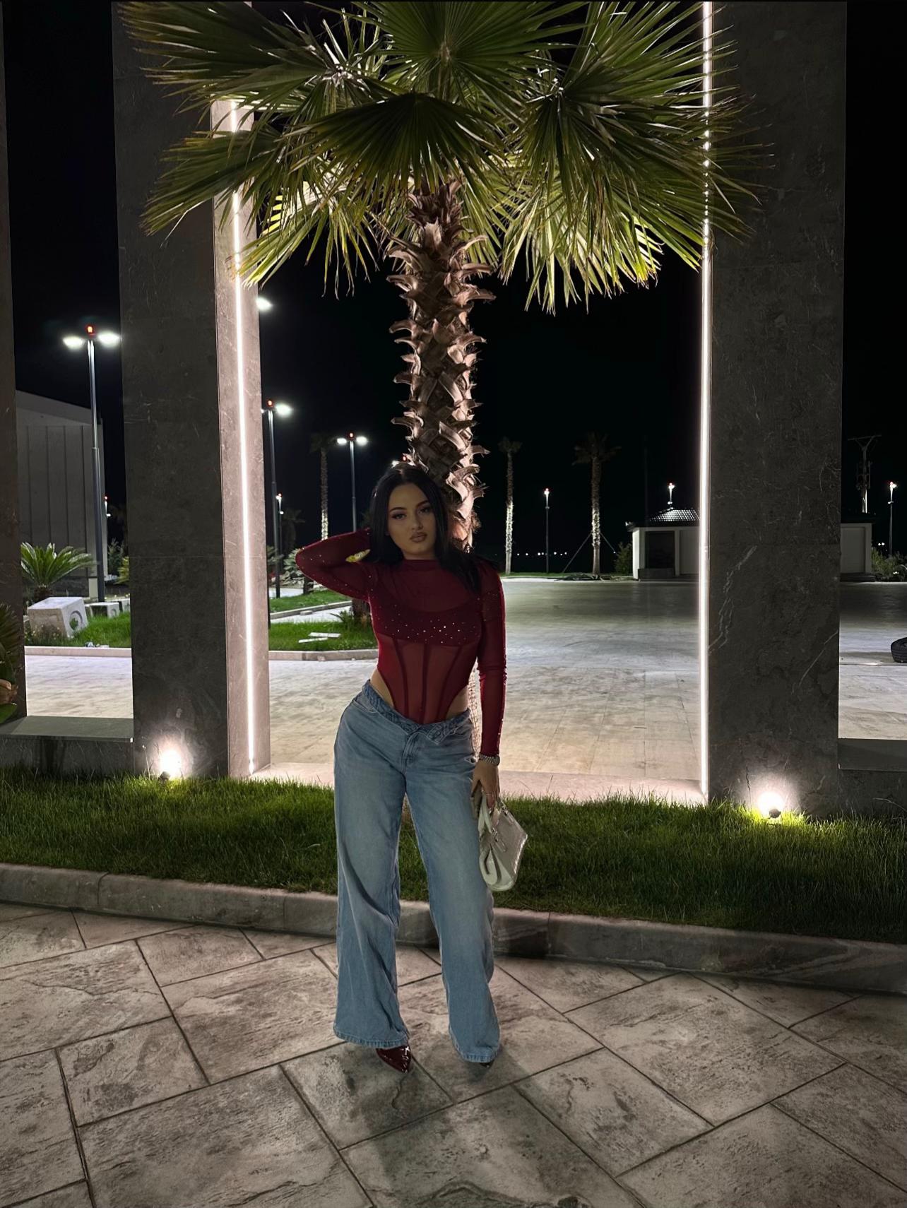 @elaa👩🏻