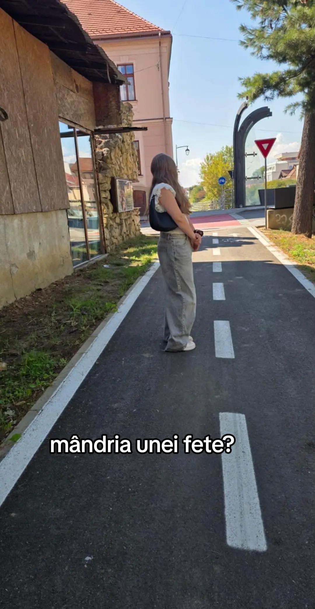 @qx.eliza