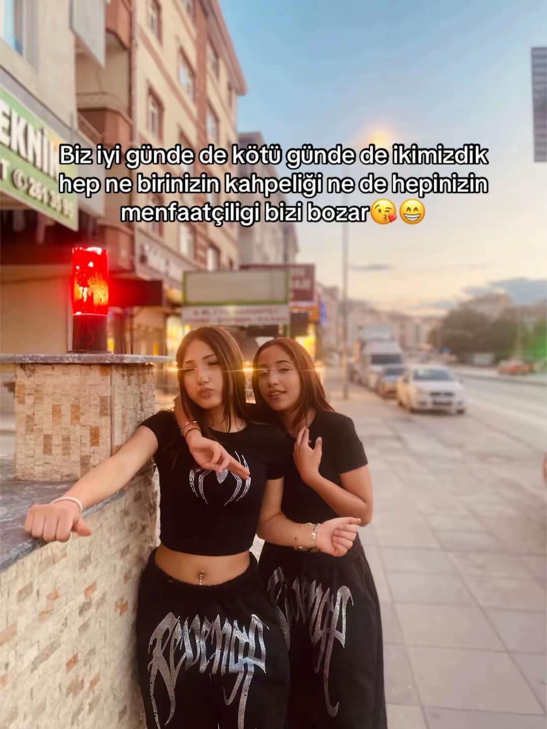@𝓜𝓪𝓶𝓪𝓬𝓲𝓽𝓪