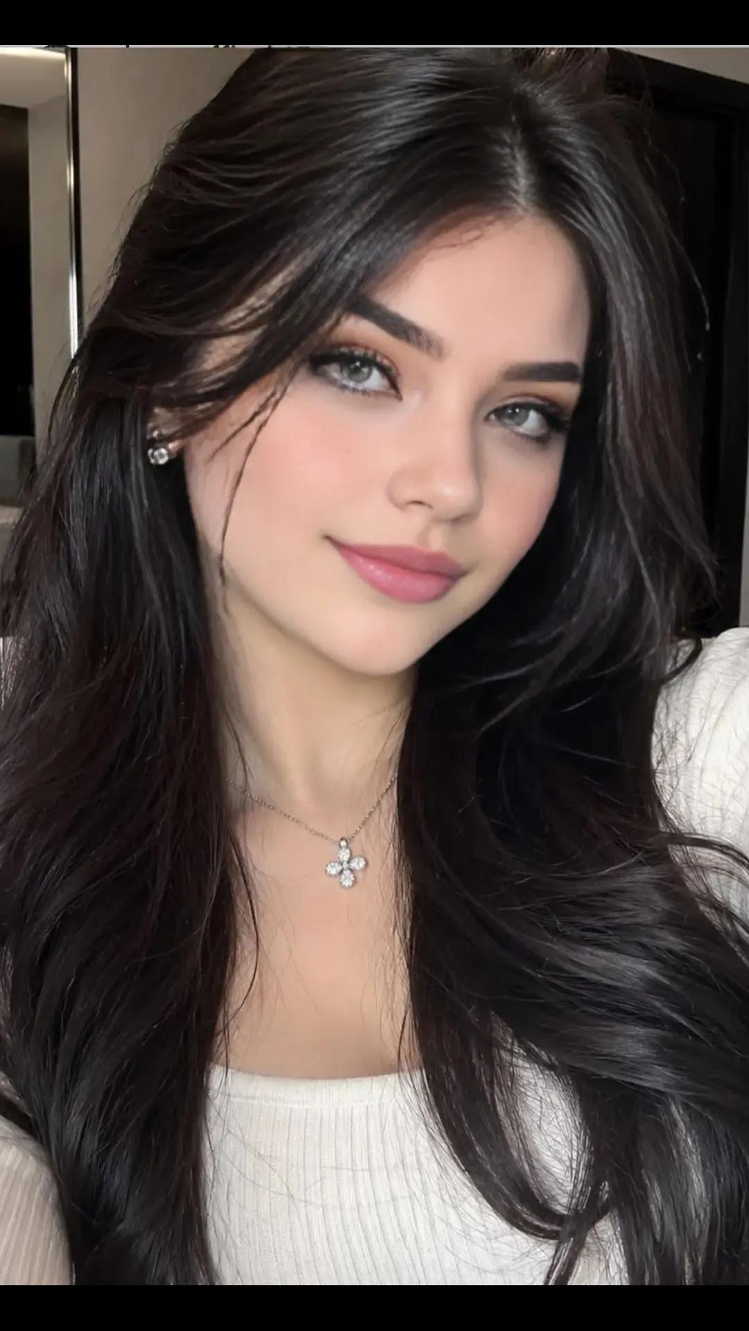 @Leyla Elizabeth Carbonero