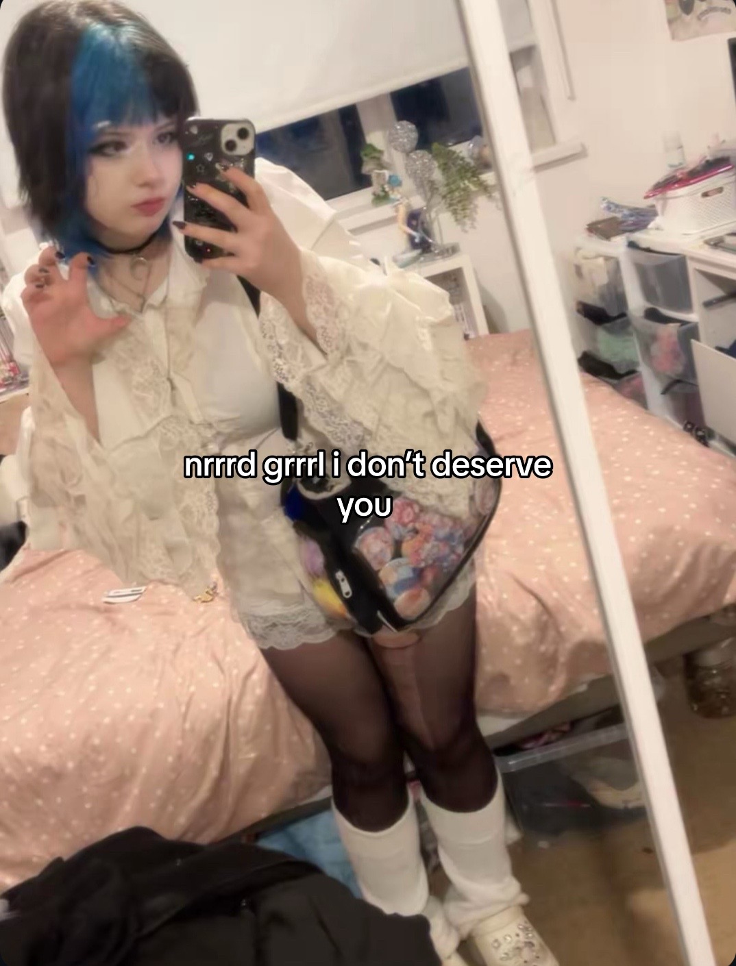 @(っ◔◡◔)っ 𝚒𝚟𝚢 ⛩️👻