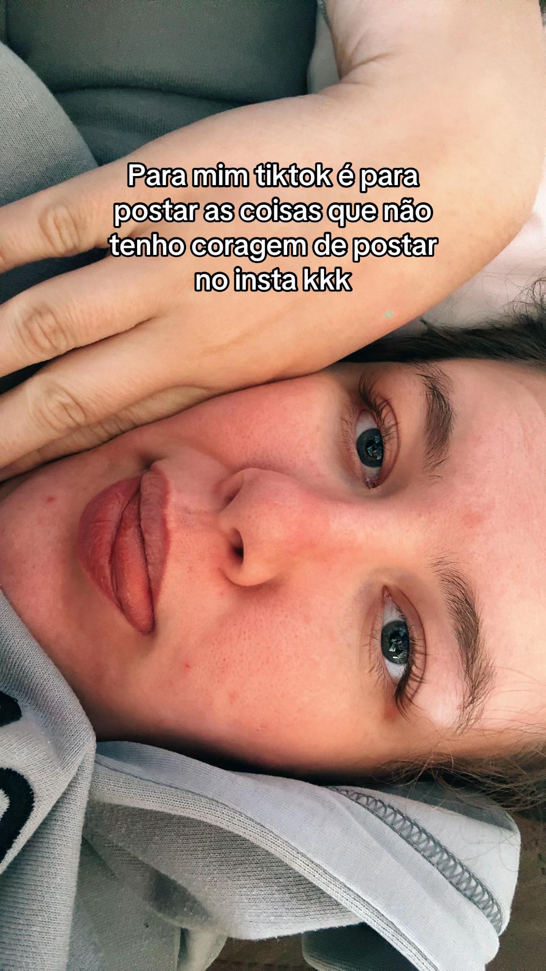 @D&Eacute;BORA🐝