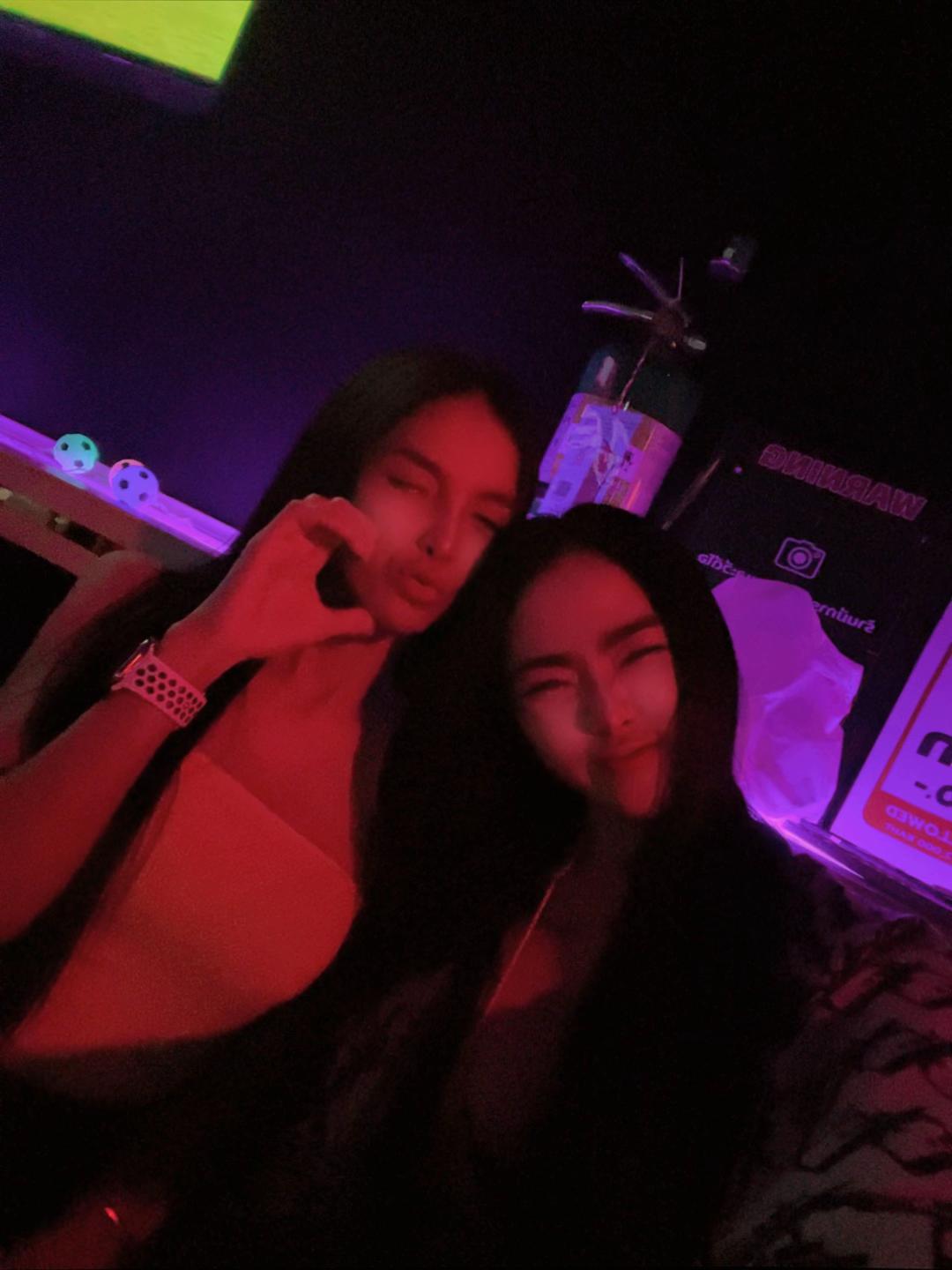 @Praewwee