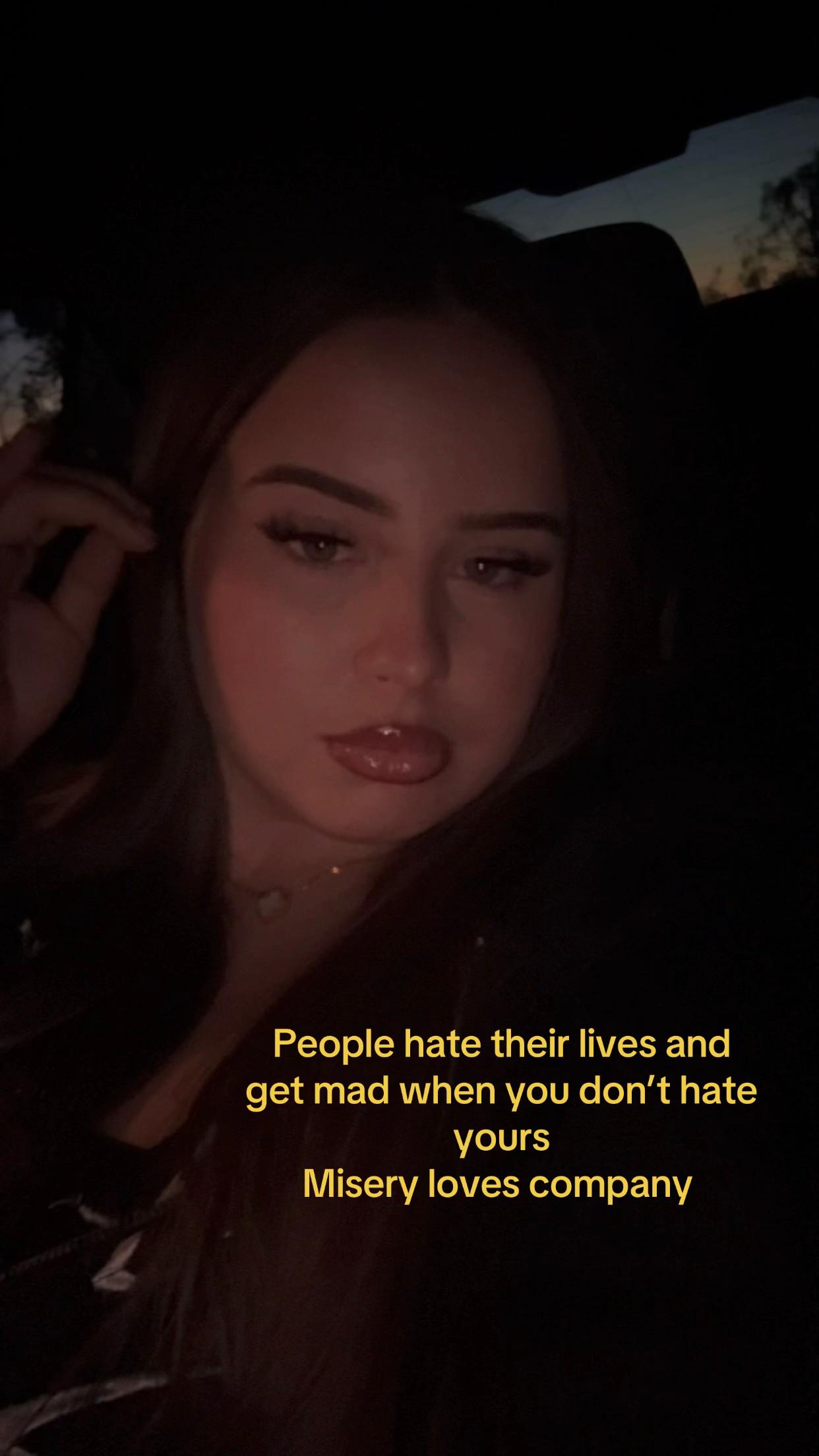 @🌩️