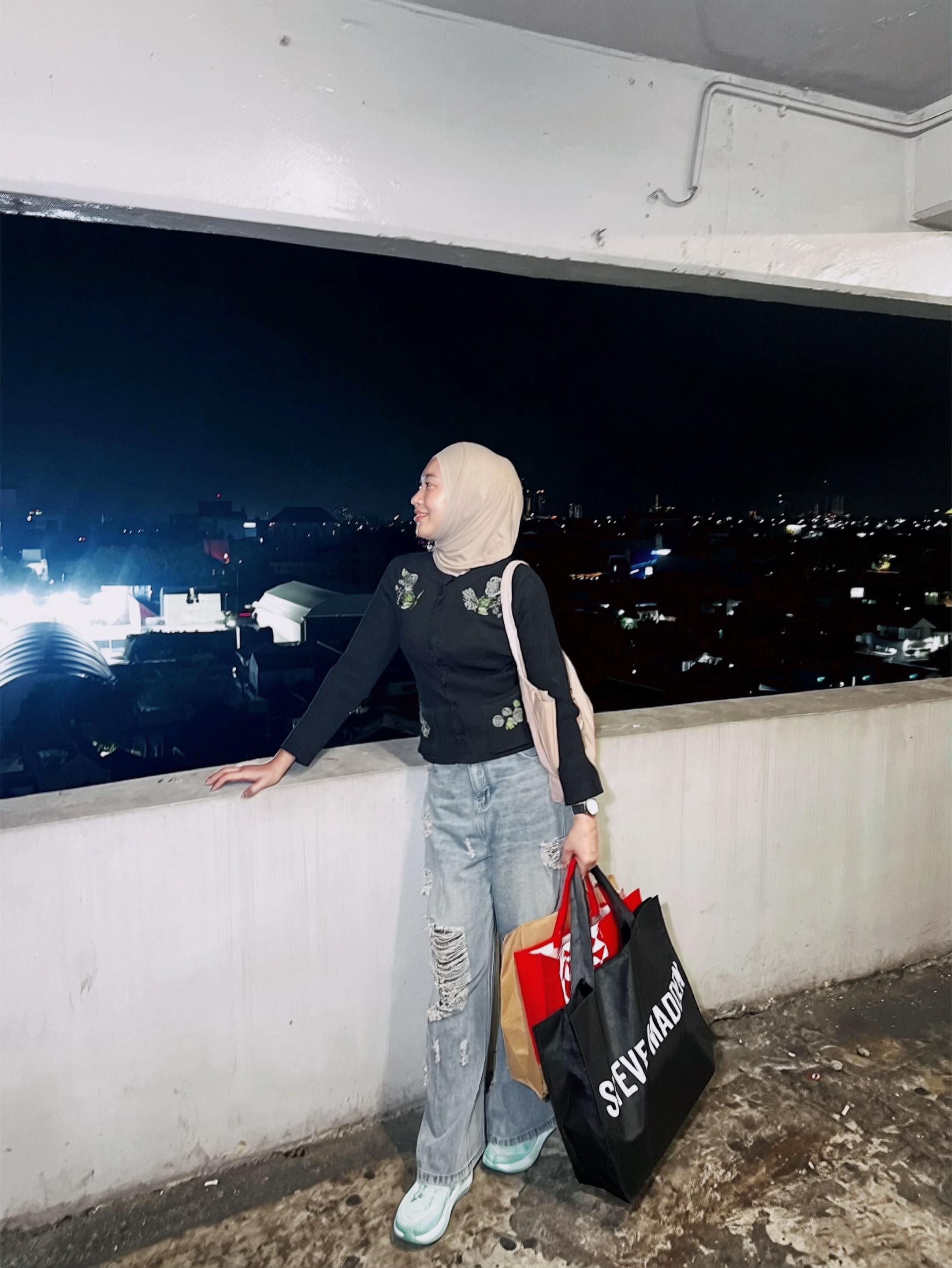 @apt. Indah