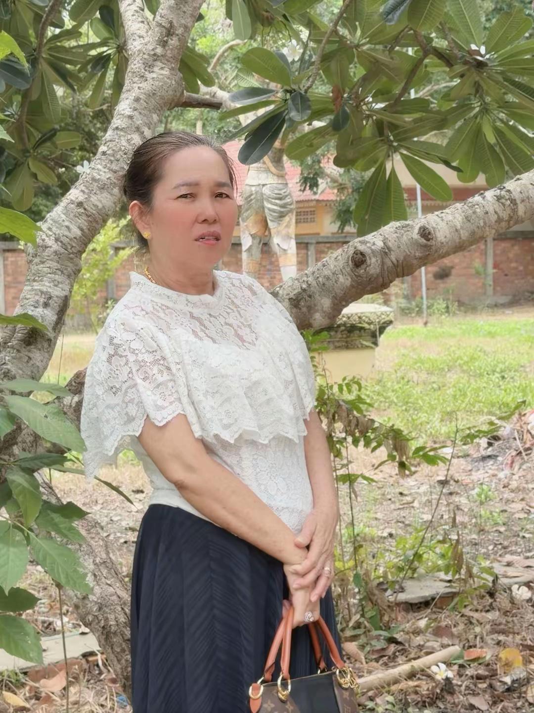 @SIM SREYMOM 888 (ជំទាវ តូច)