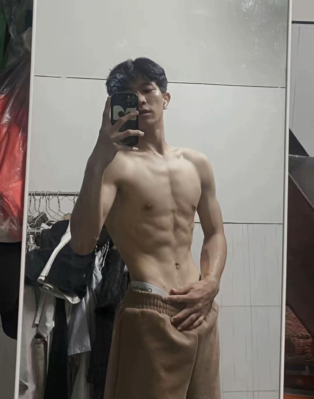 @Tiến Ni&ecirc; 🐰
