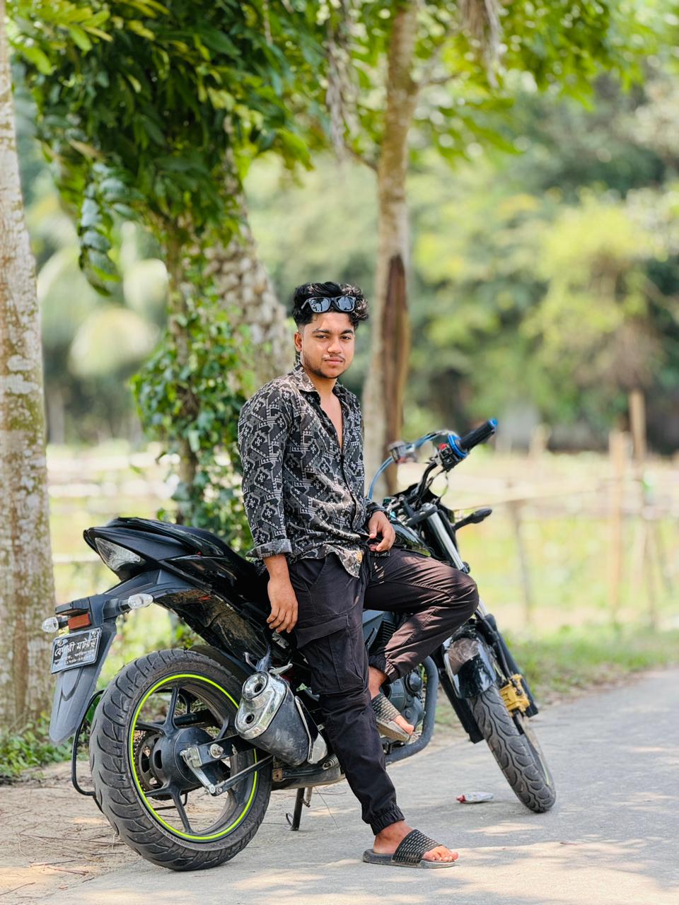 @সাদা বিলাই