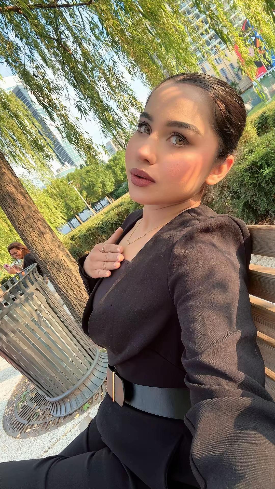 @Eyana Khan