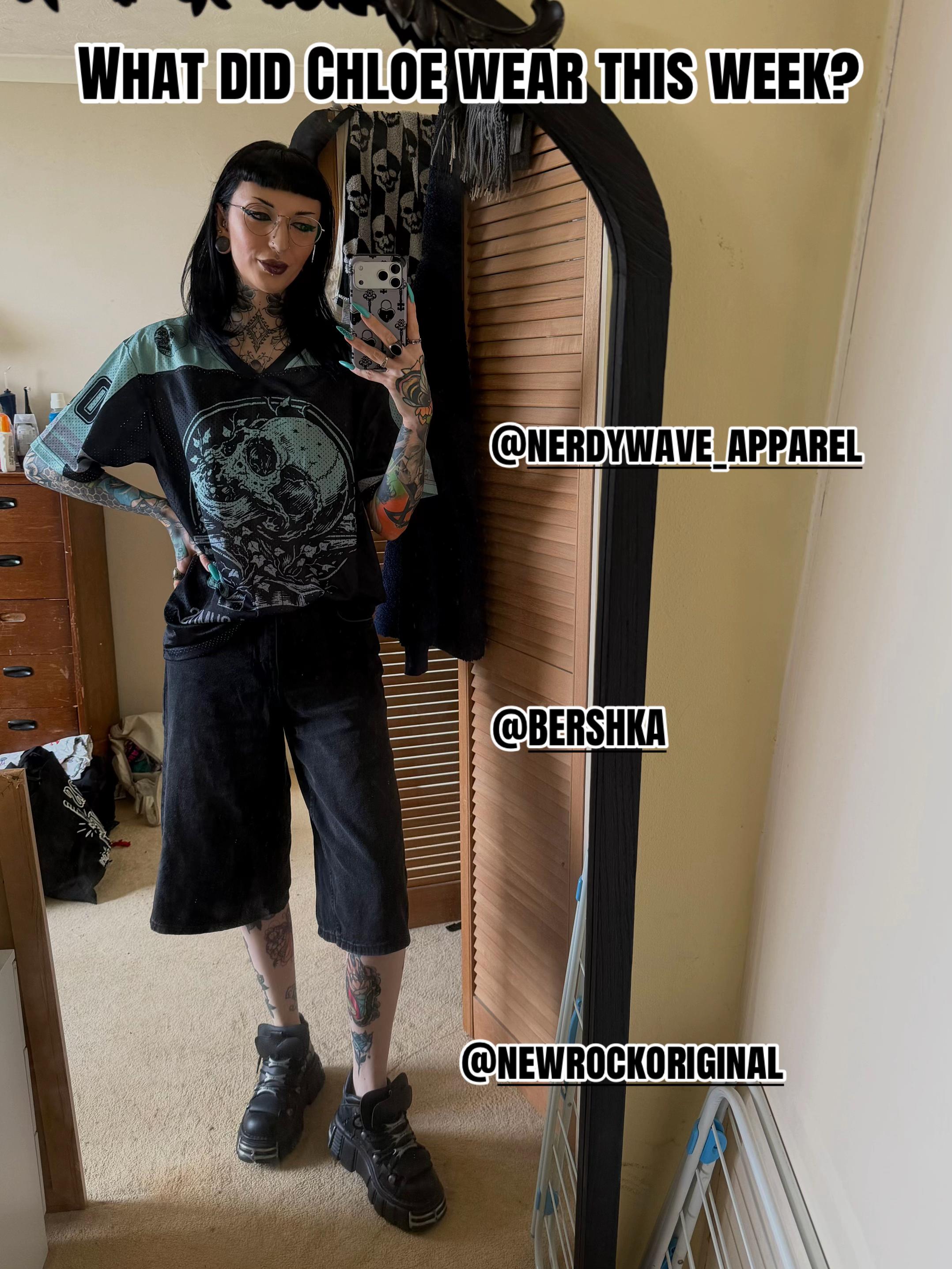 @𝕮𝖍𝖑𝖔𝖊 🖤