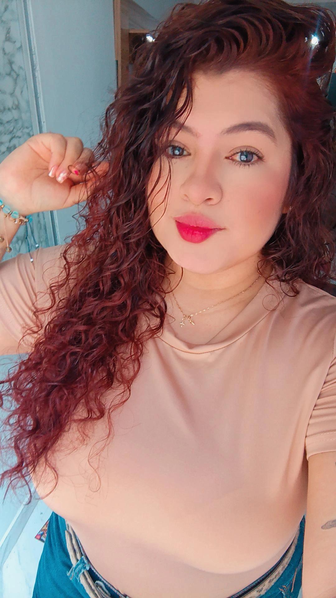 @Anyi Chaves 💜💄💋🇨🇴