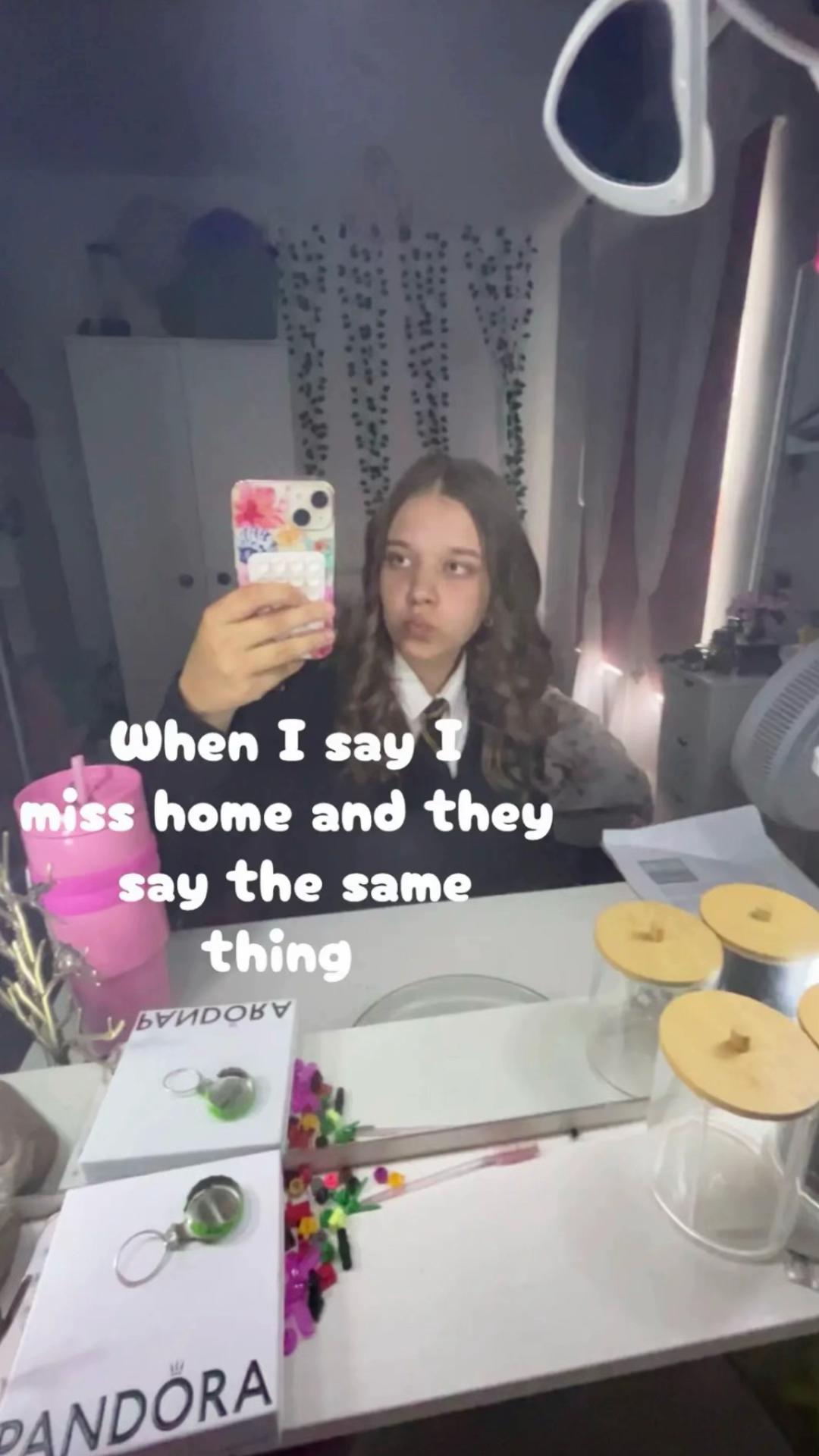 @👾