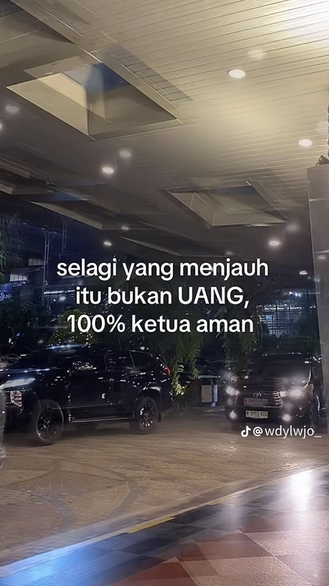 @𝓔
