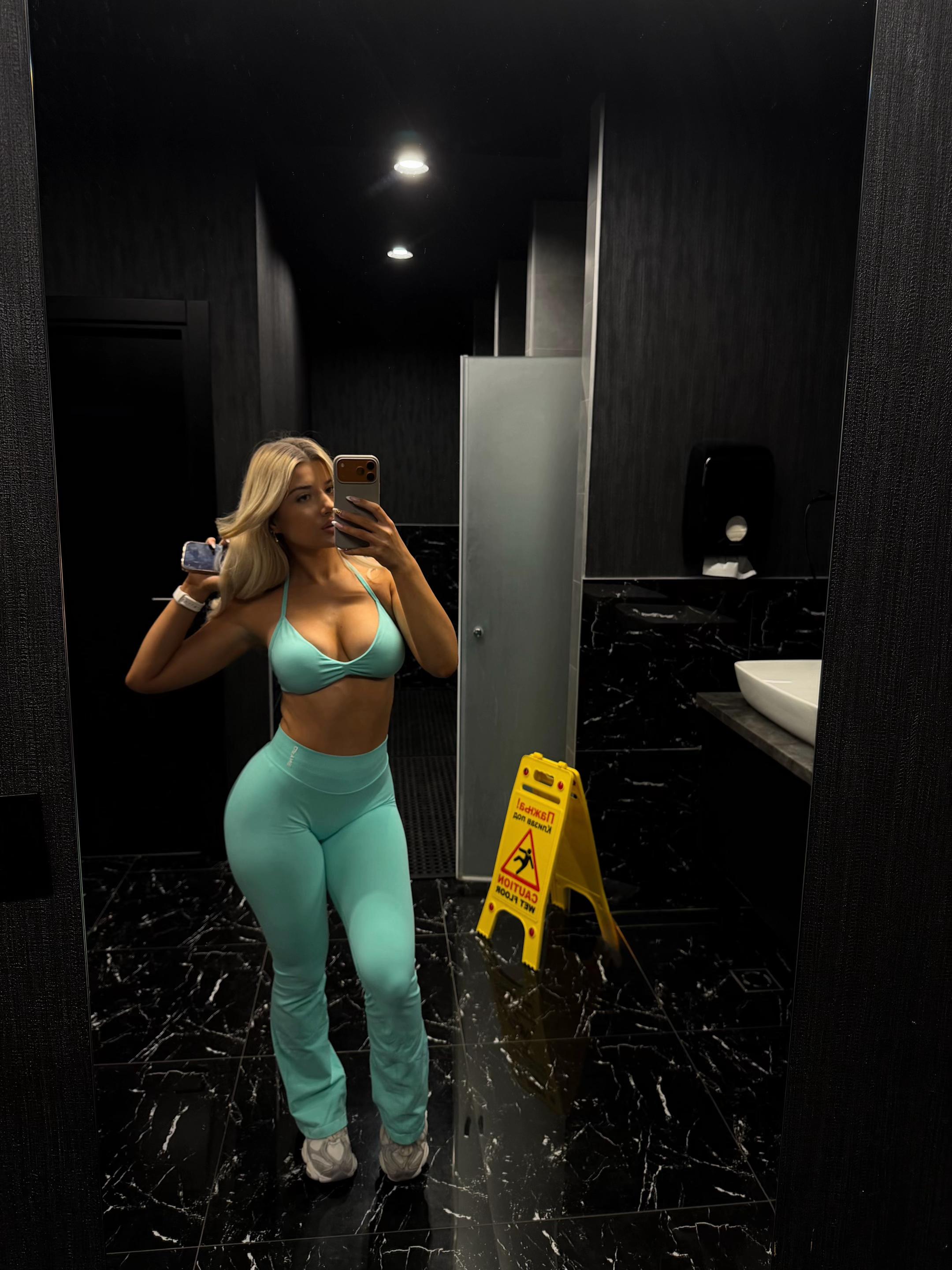 @anjax