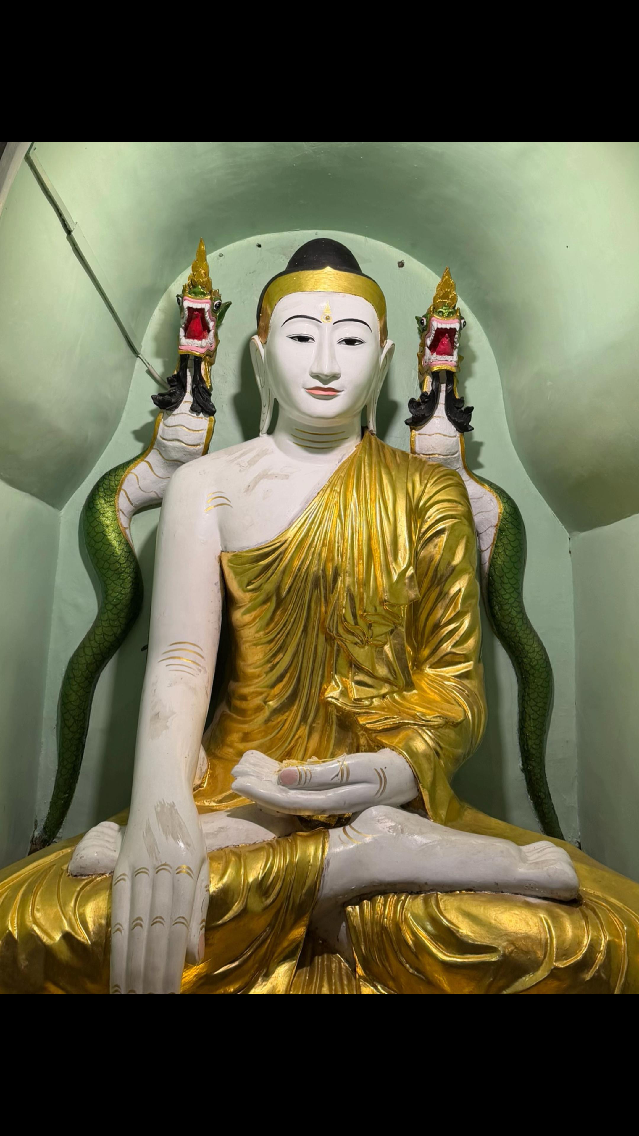 @အကြားမြင်ဆရာမလေးစံအိမ်မှူး