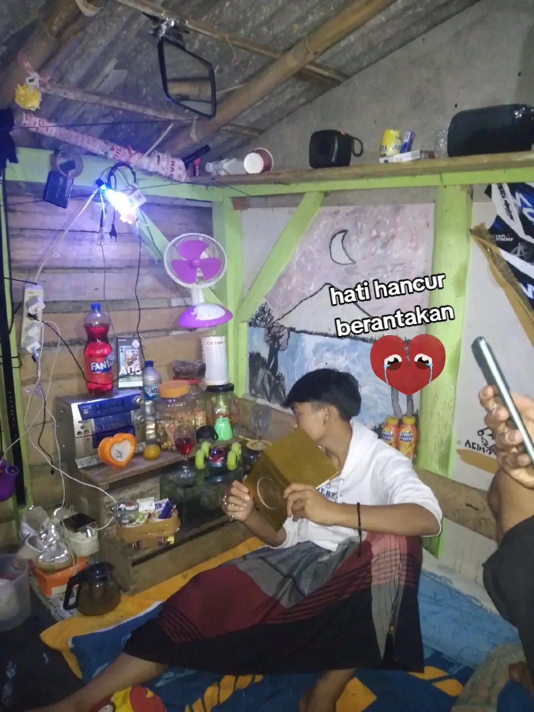 @galawgenz_>