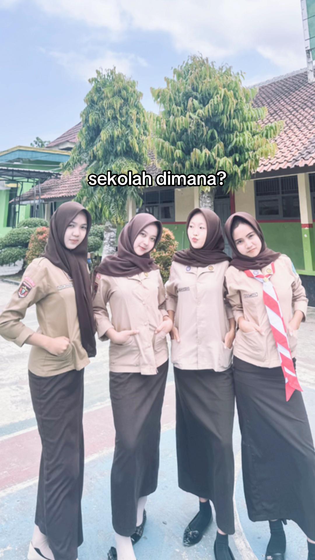 @ellysaa