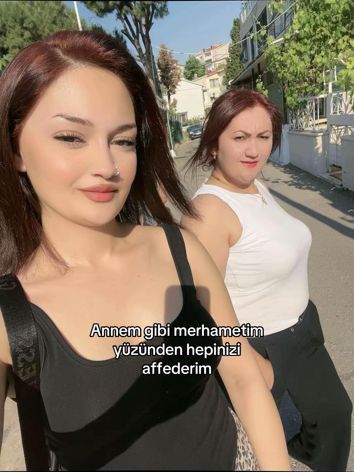 @Öyküsu😜