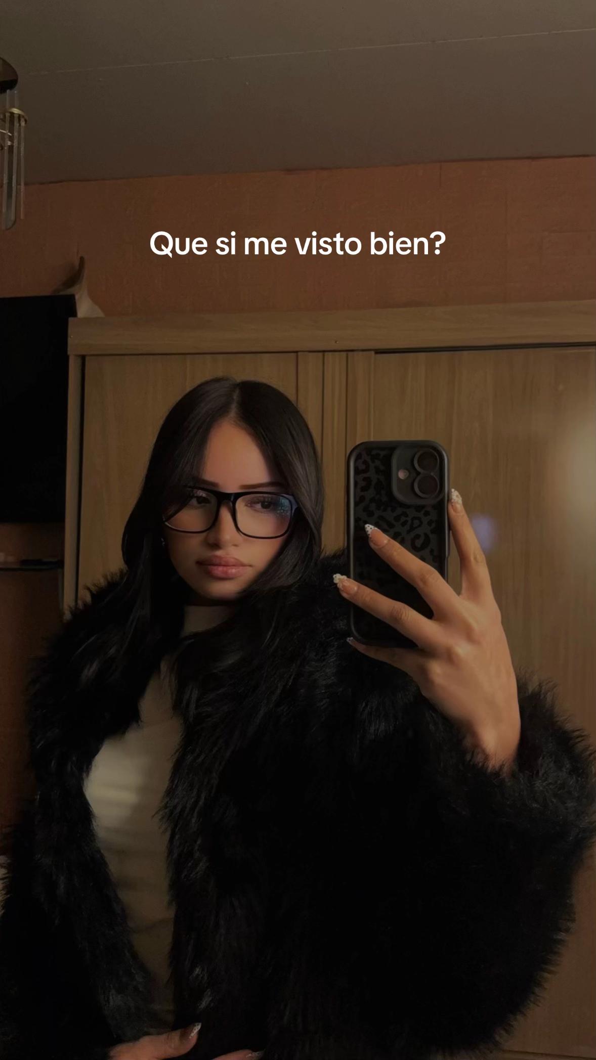 @𝓜𝓮𝓵𝓪𝓷𝔂 𝓜𝓪𝓻𝓲𝓬𝓱𝓪𝓵